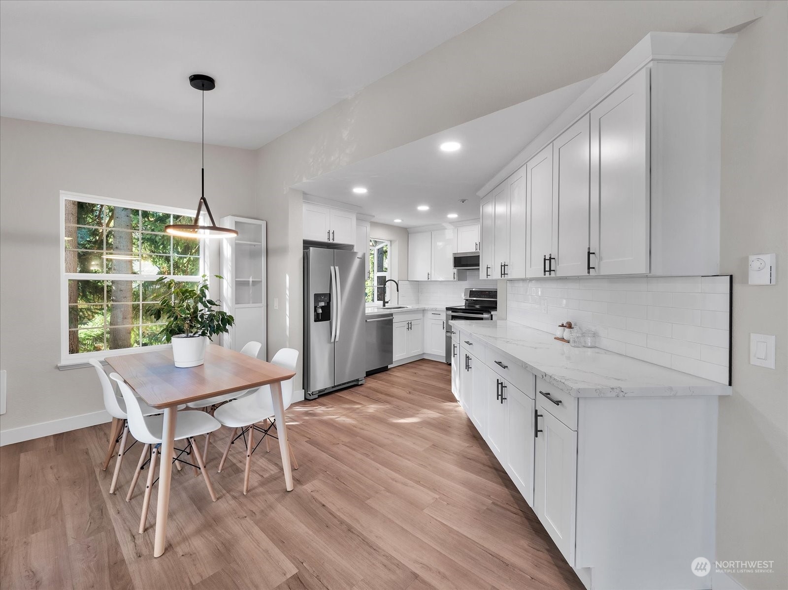 property viewer photo 3
