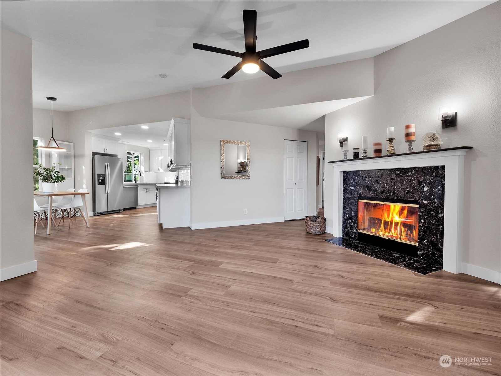 property viewer photo 4