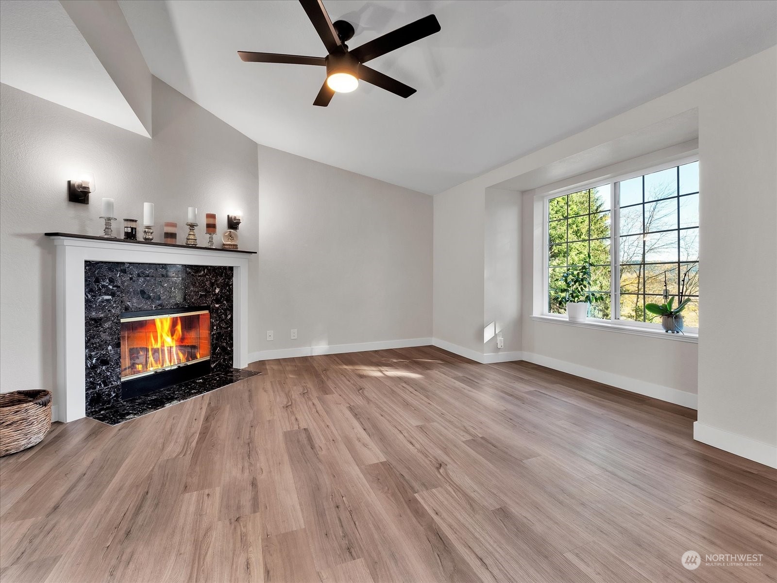 property viewer photo 6
