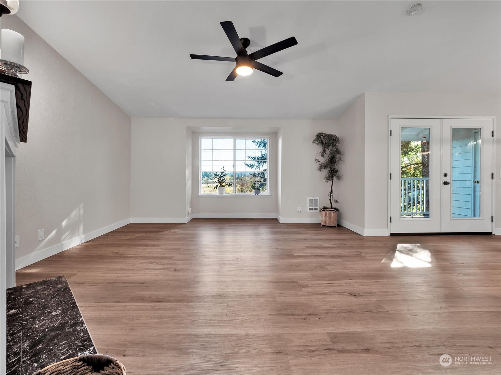 property viewer photo 7