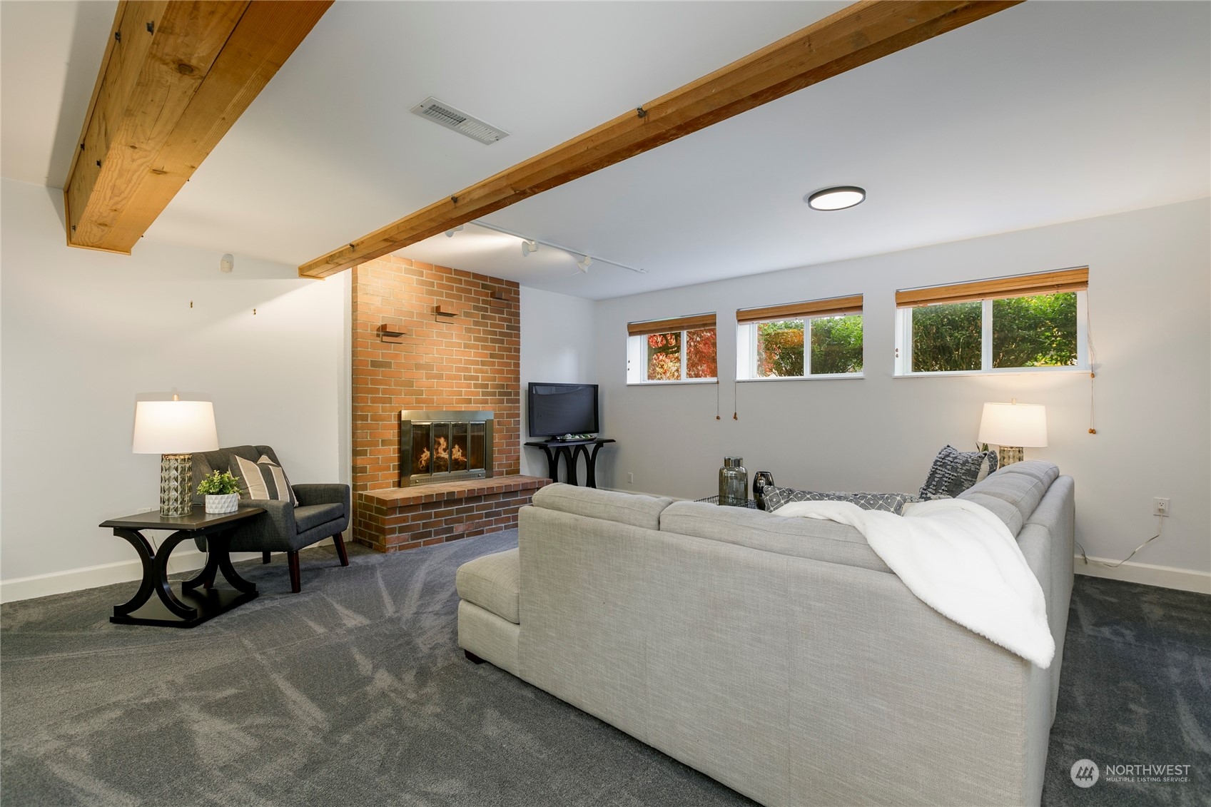 property viewer photo 18
