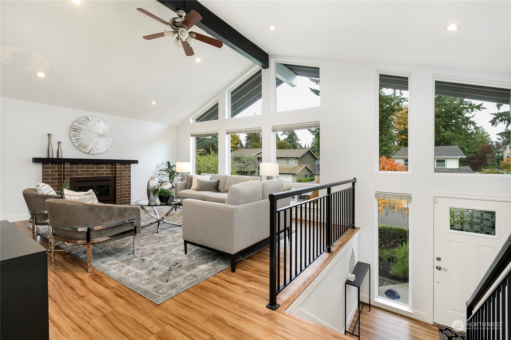 property viewer photo 3