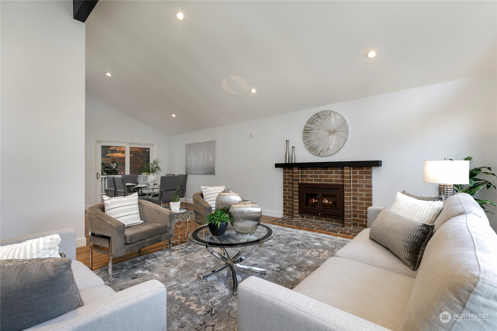 property viewer photo 4