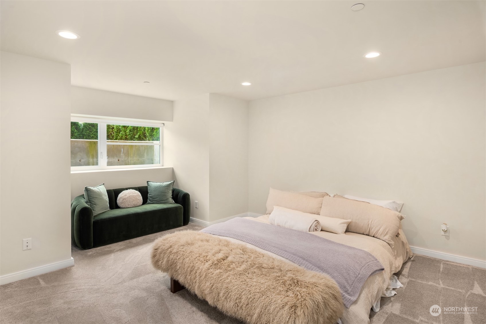 property viewer photo 26