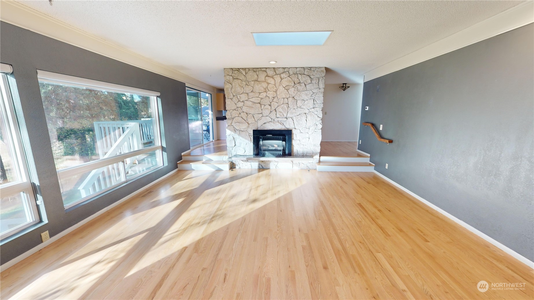 property viewer photo 1