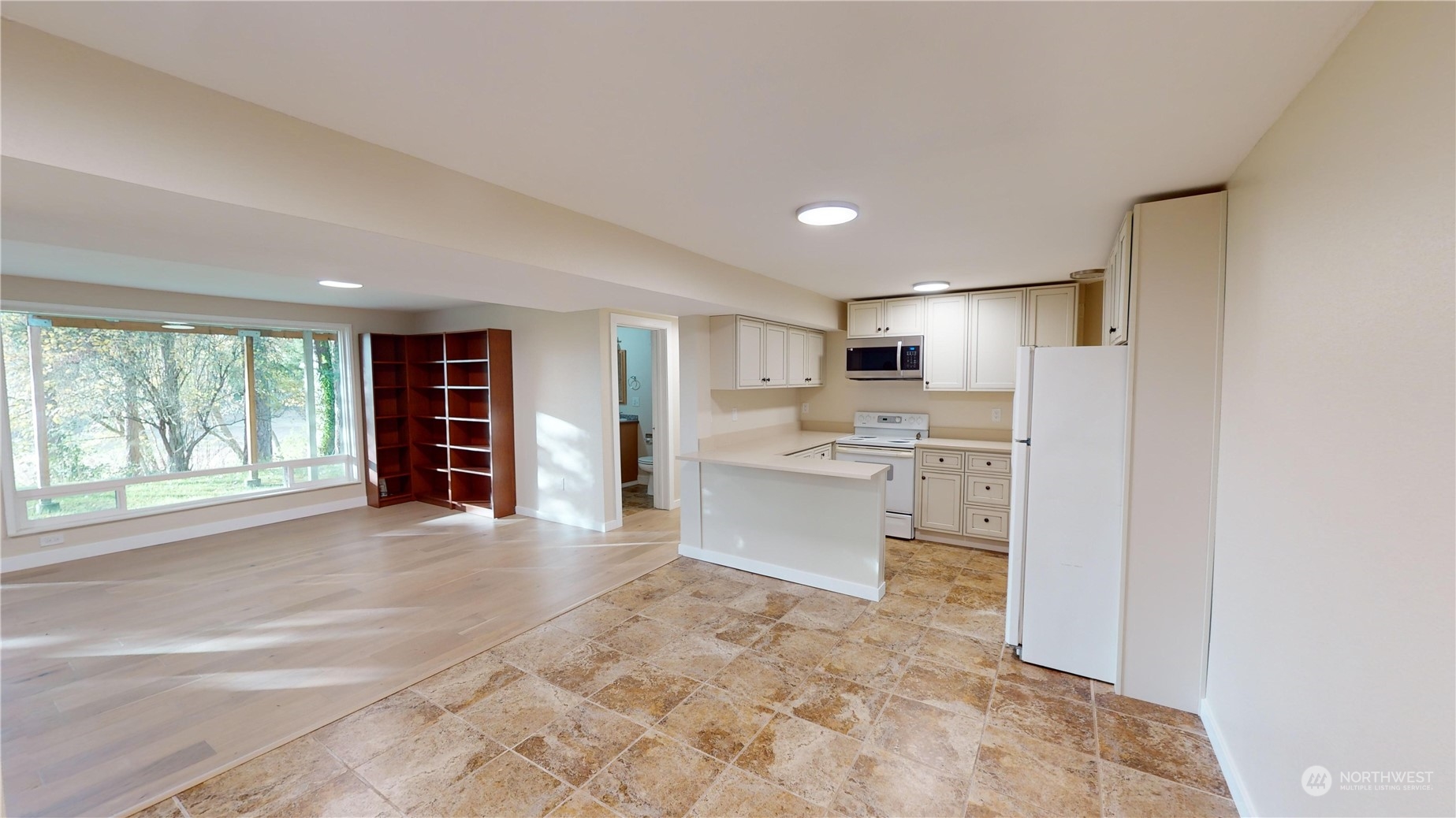 property viewer photo 17