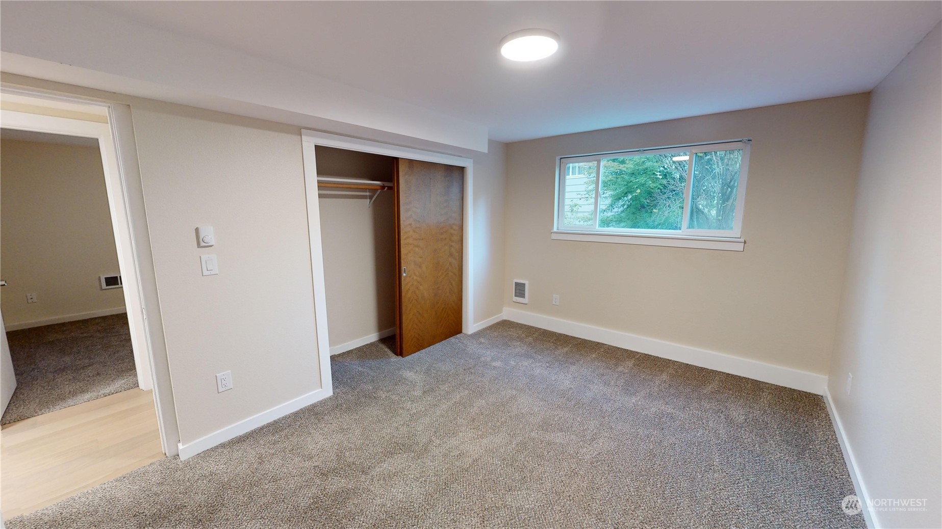 property viewer photo 20