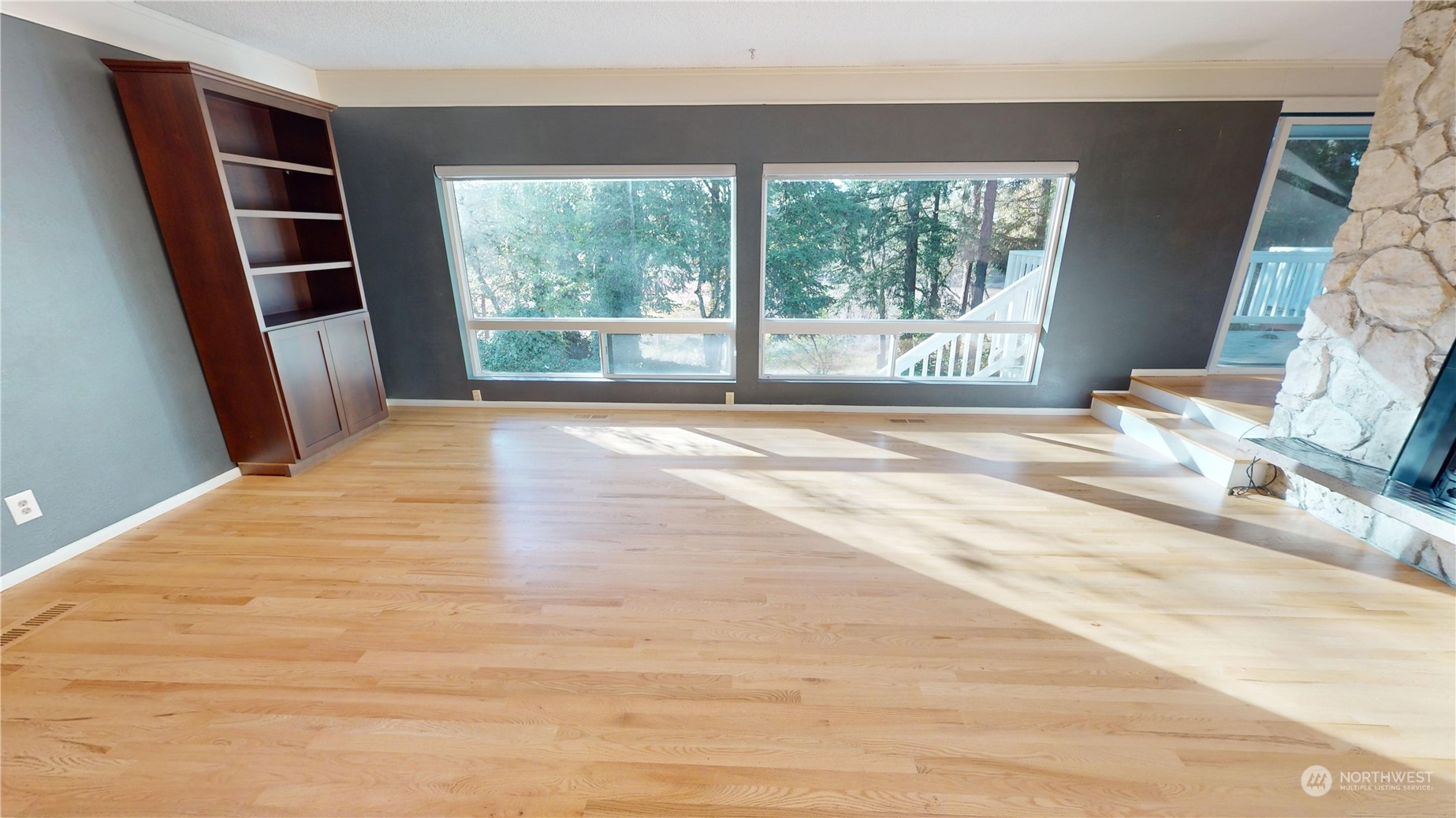 property viewer photo 3