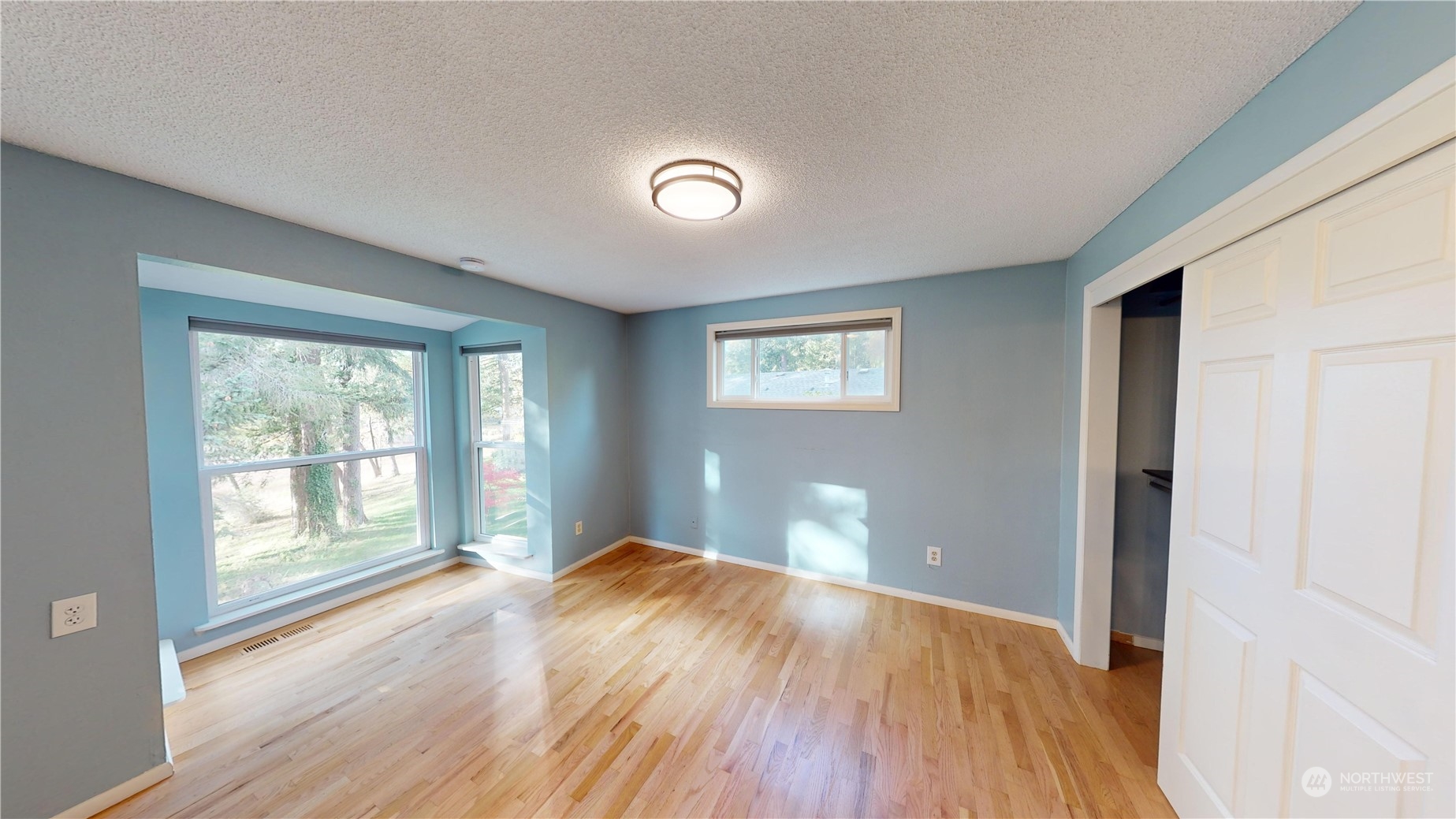 property viewer photo 8