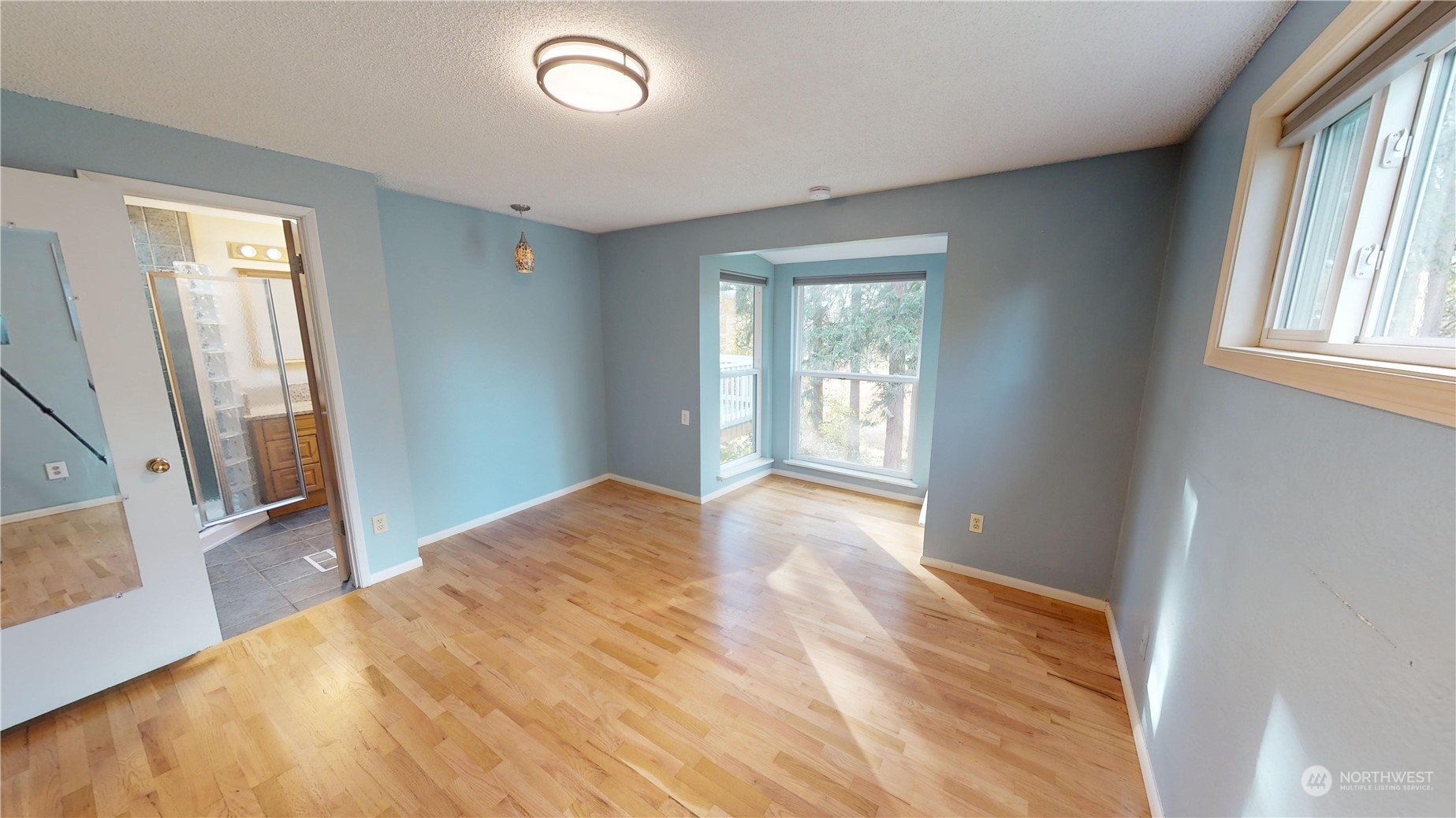 property viewer photo 9