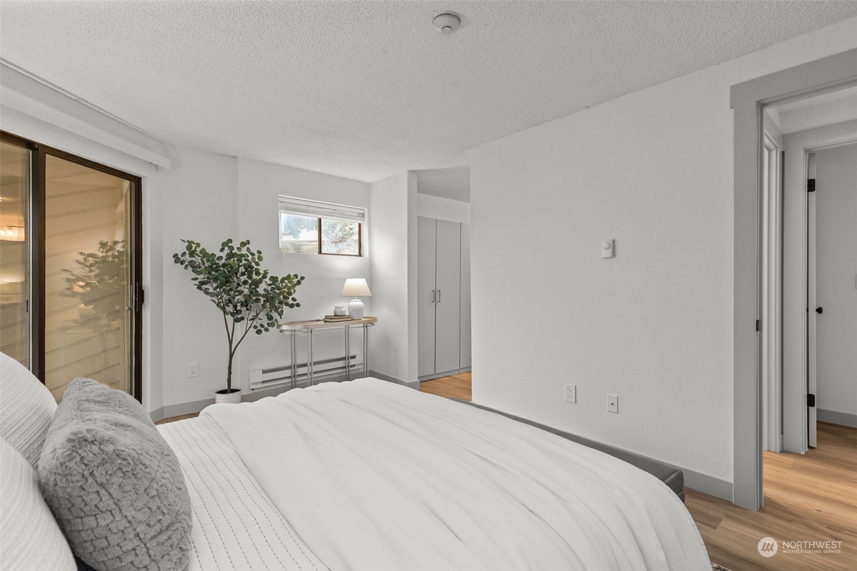property viewer photo 16