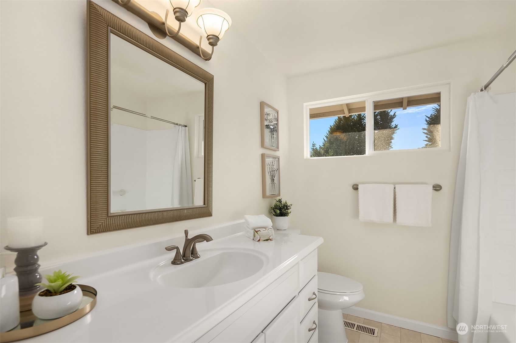 property viewer photo 26