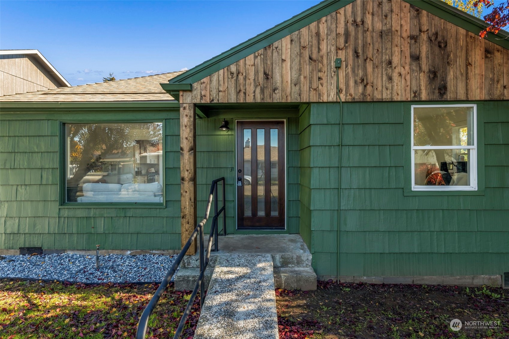 property viewer photo 6