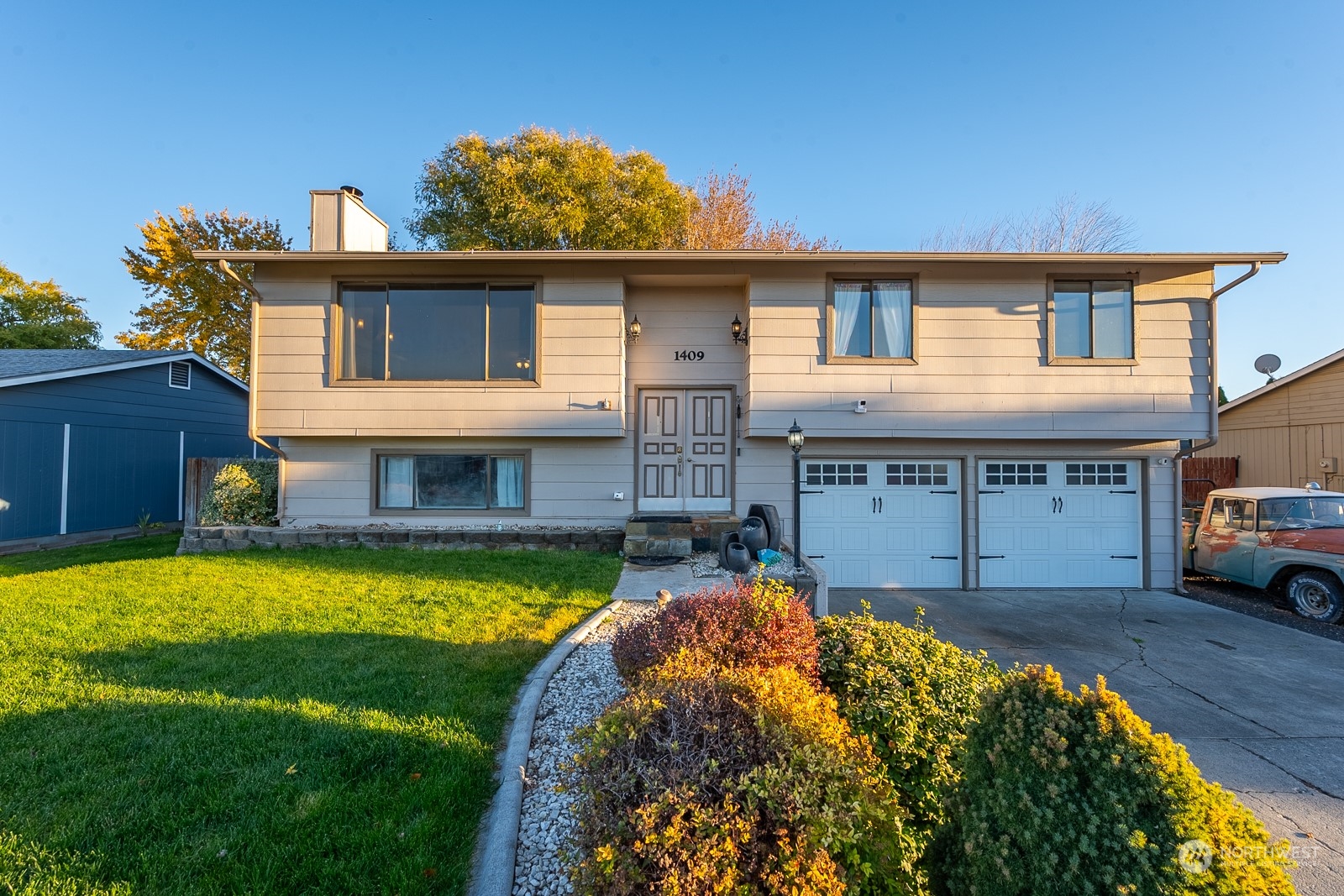 property viewer photo 1