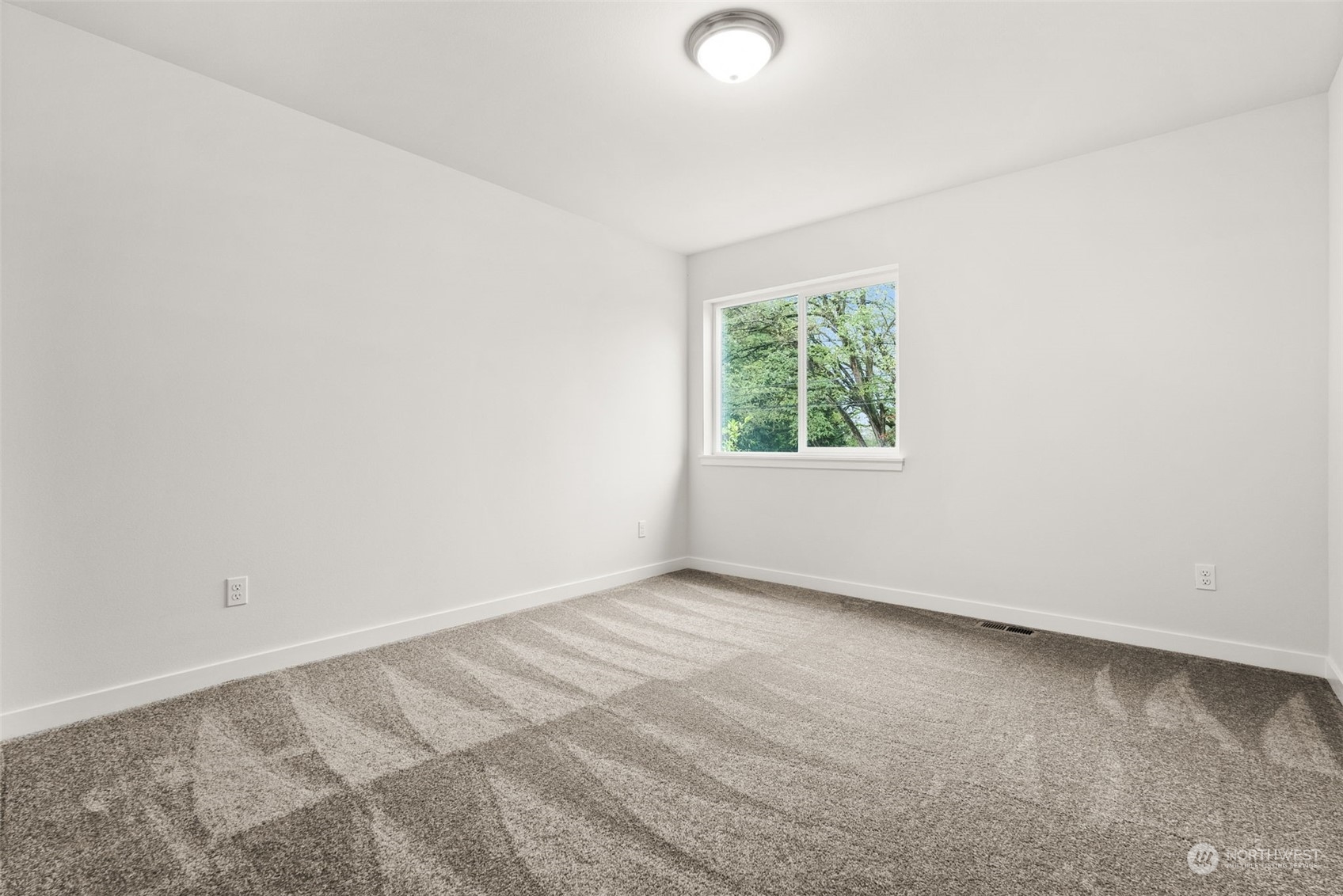 property viewer photo 19