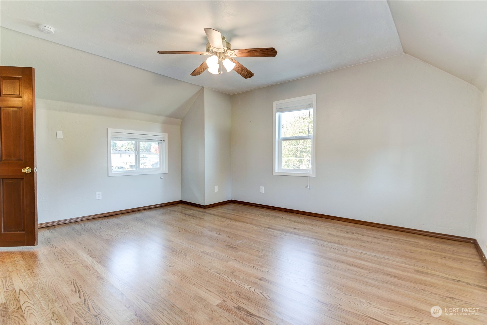 property viewer photo 13