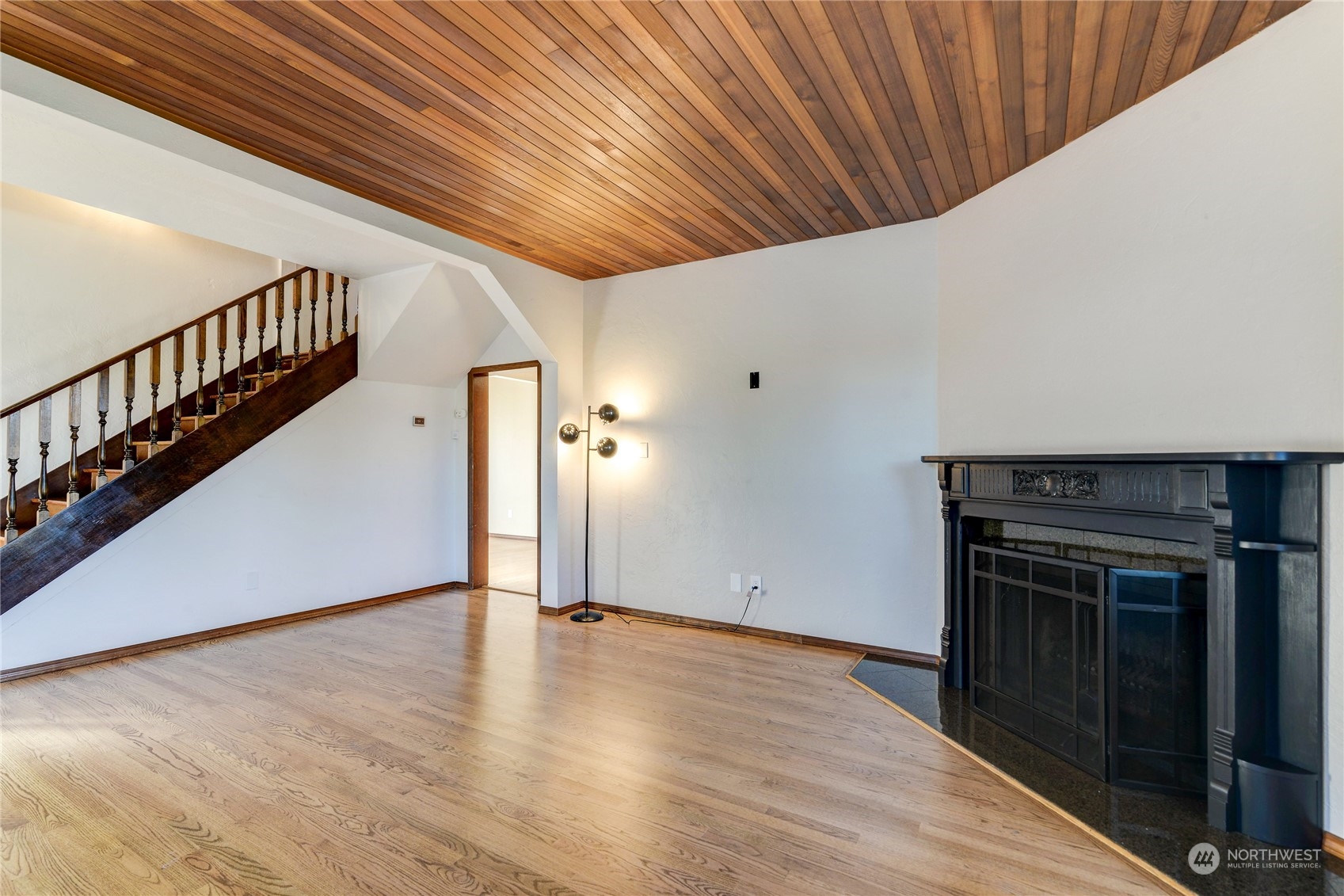 property viewer photo 2
