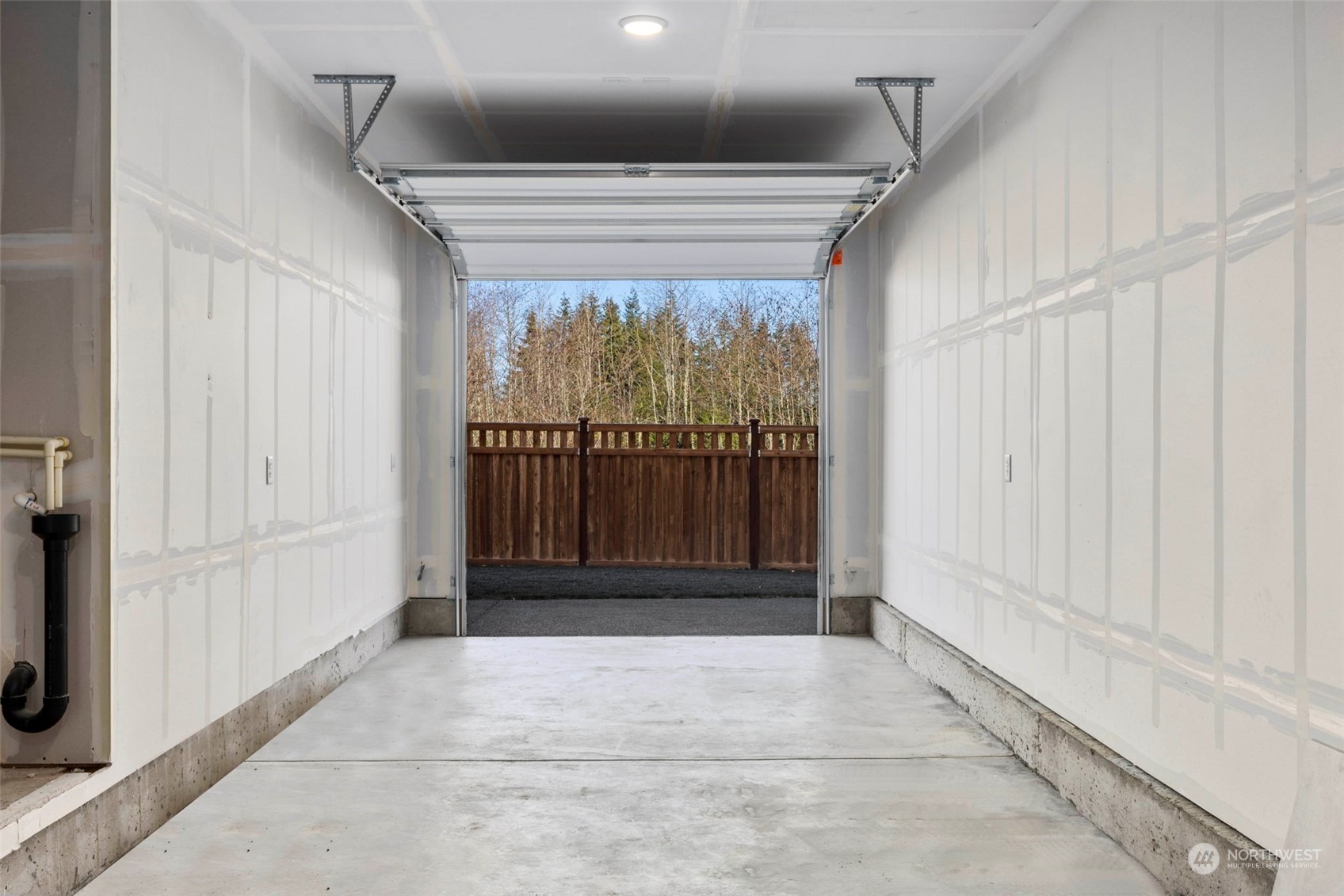 property viewer photo 36