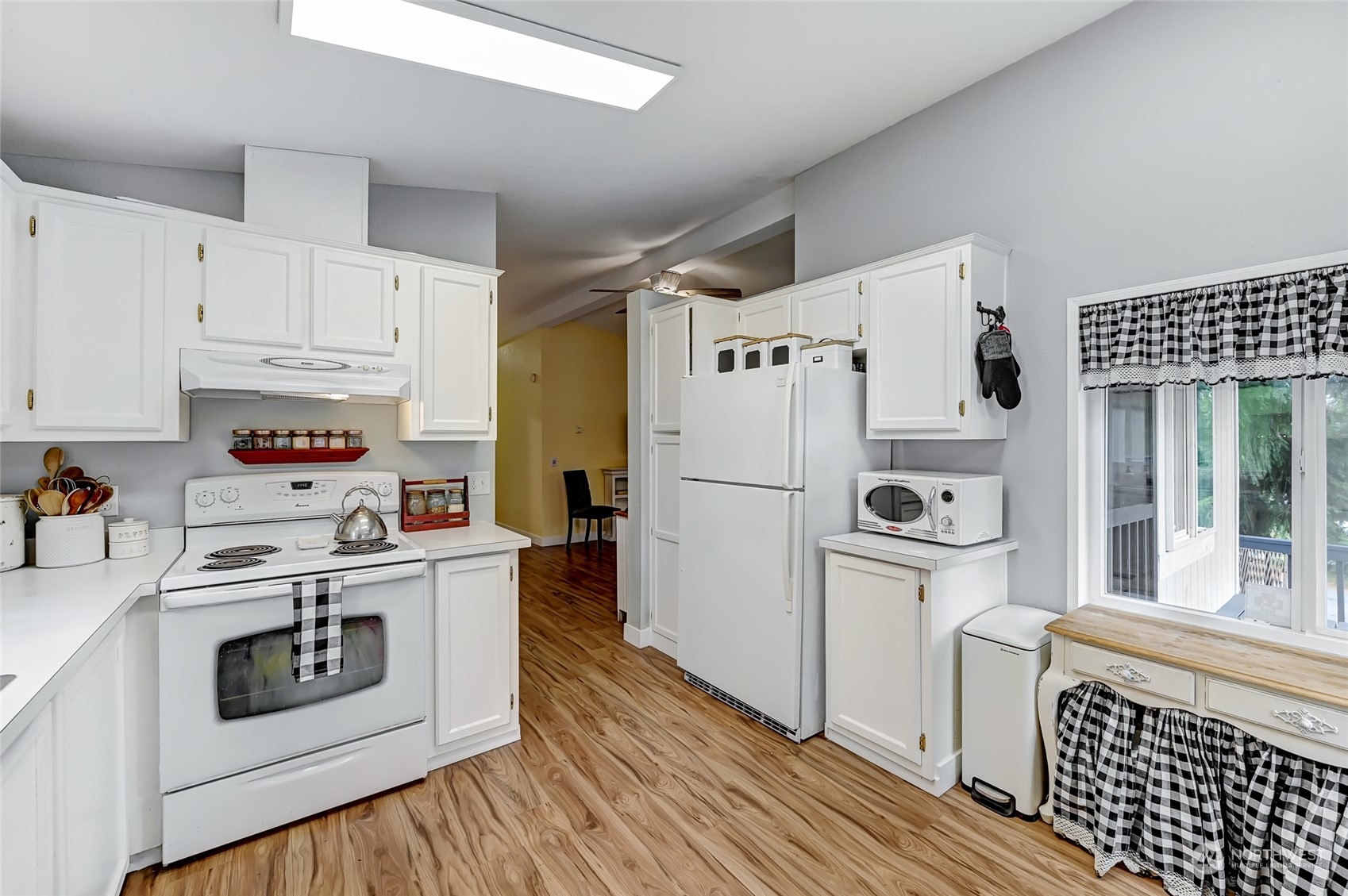 property viewer photo 16
