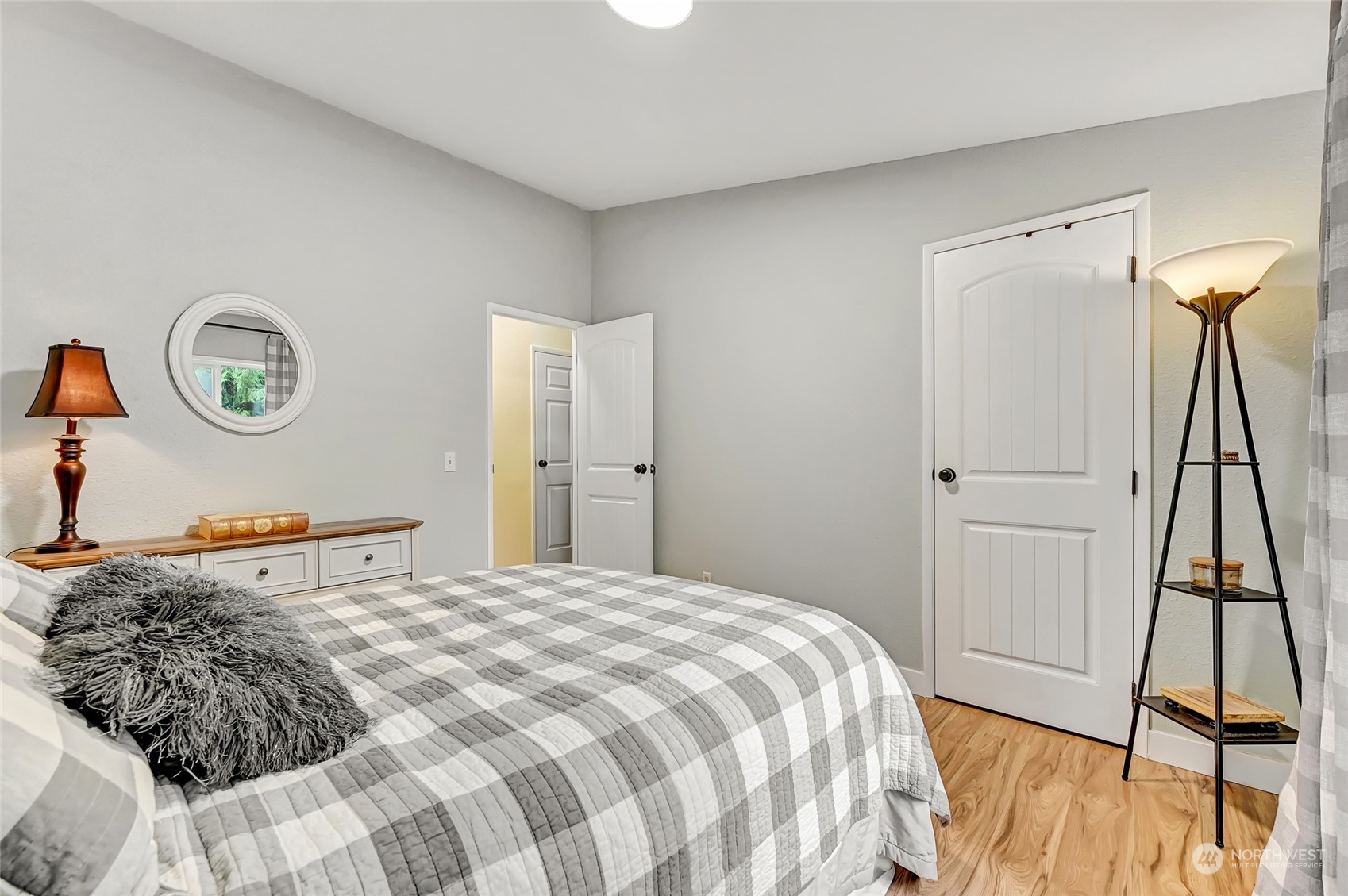 property viewer photo 24