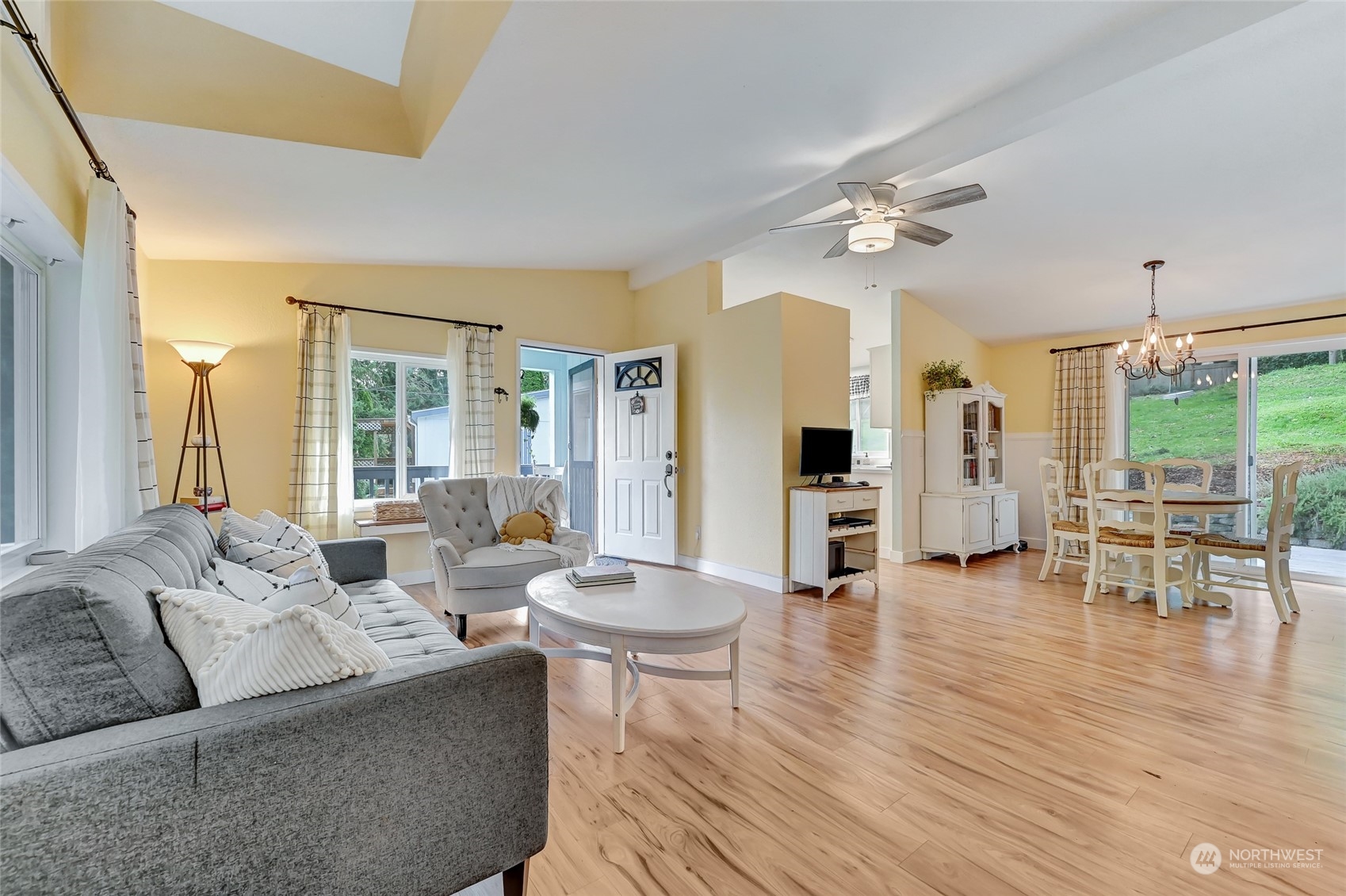 property viewer photo 7