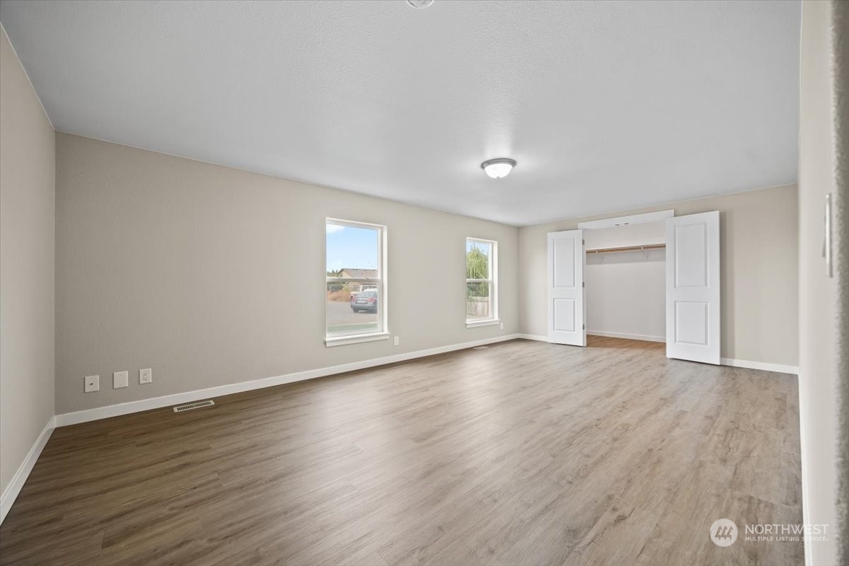 property viewer photo 13
