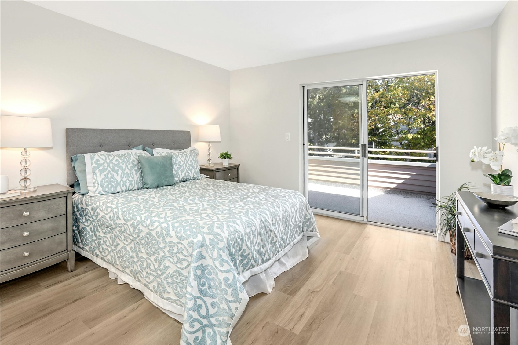 property viewer photo 23