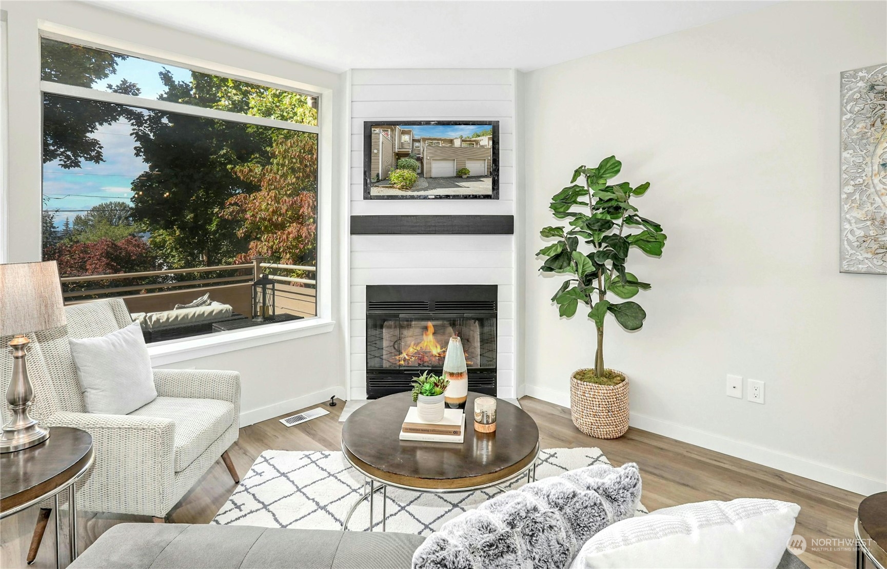 property viewer photo 4