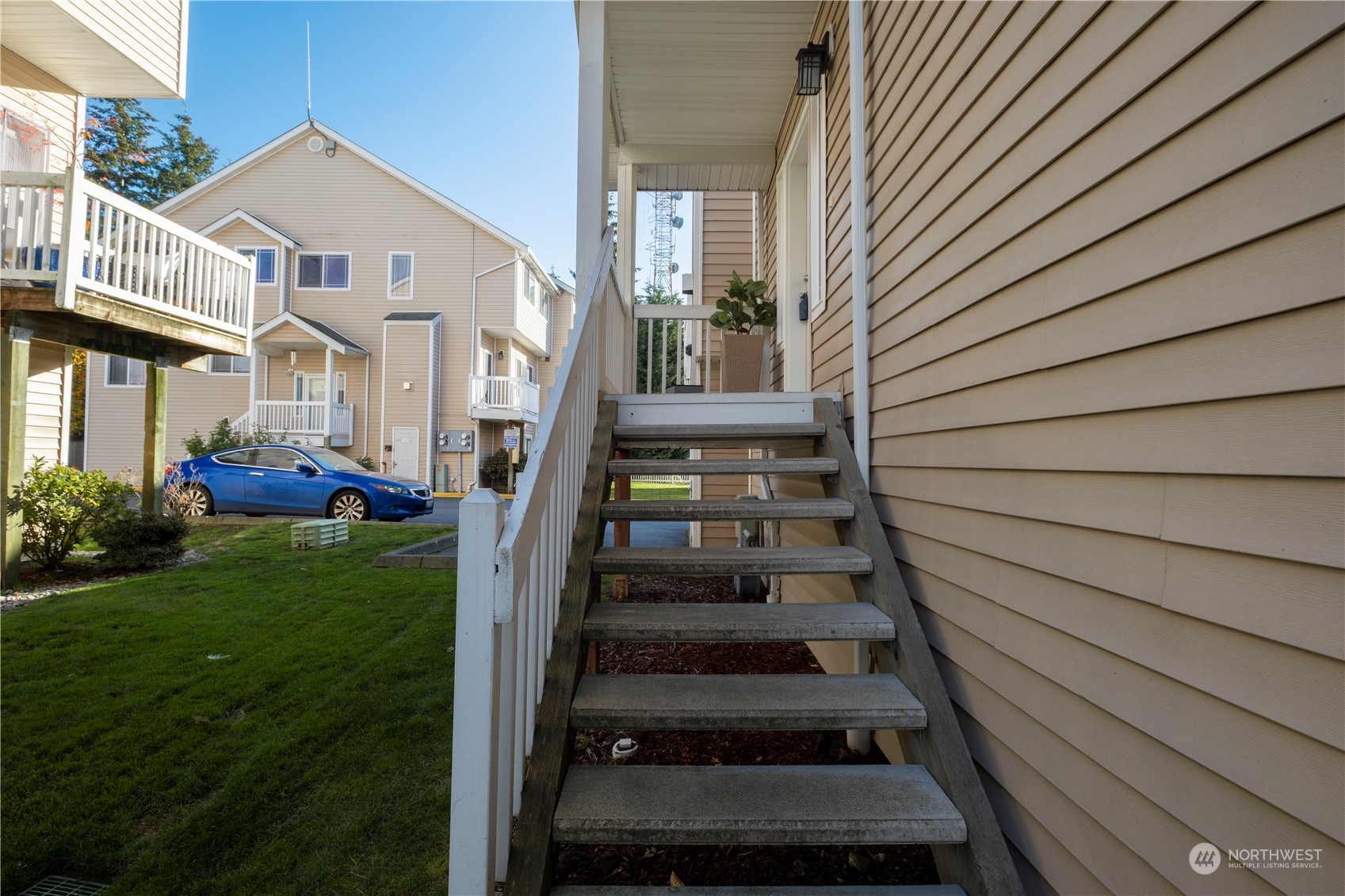 property viewer photo 2