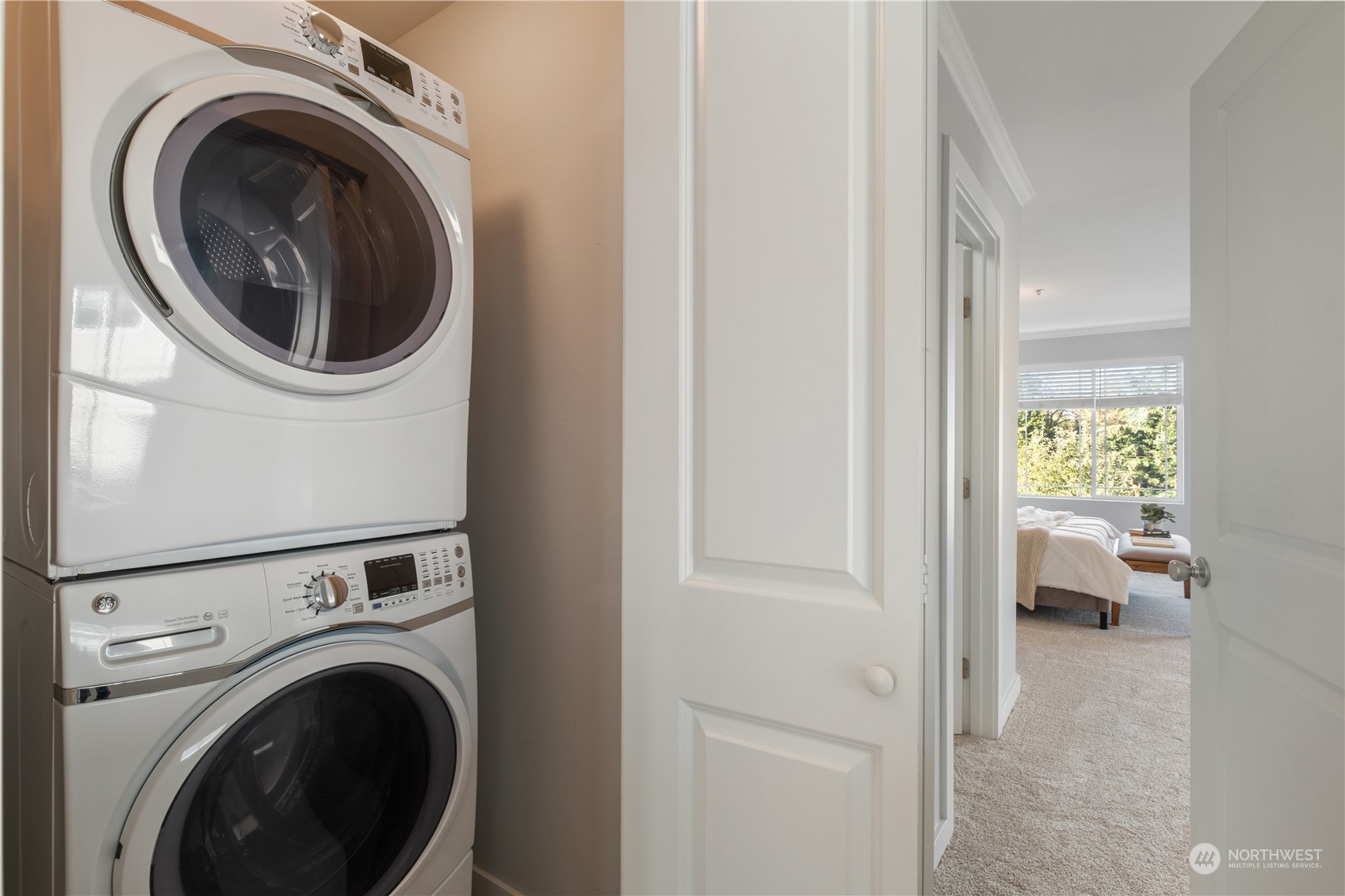property viewer photo 26
