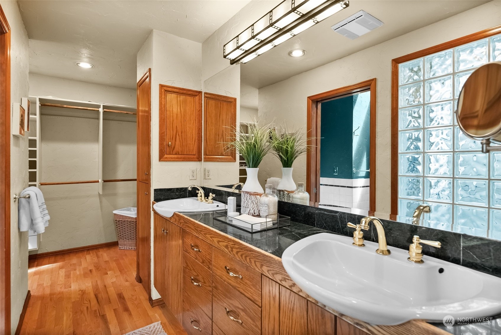 property viewer photo 32