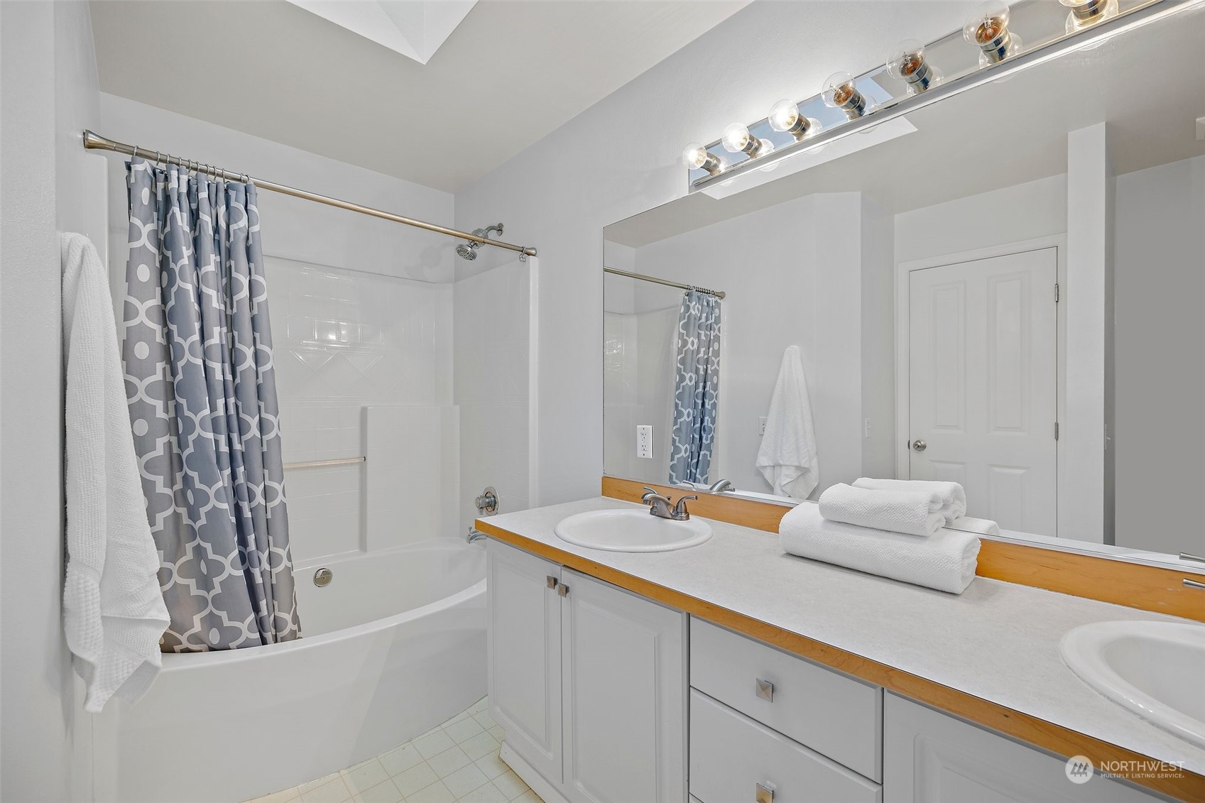 property viewer photo 23