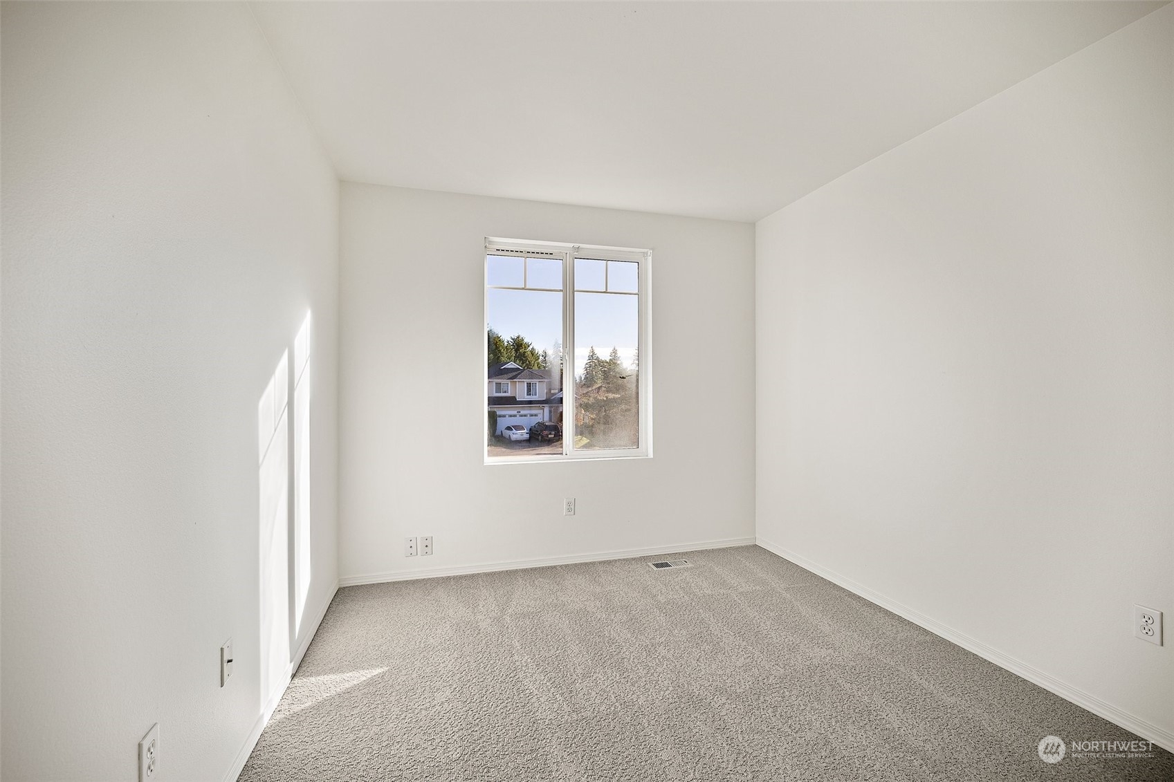 property viewer photo 24
