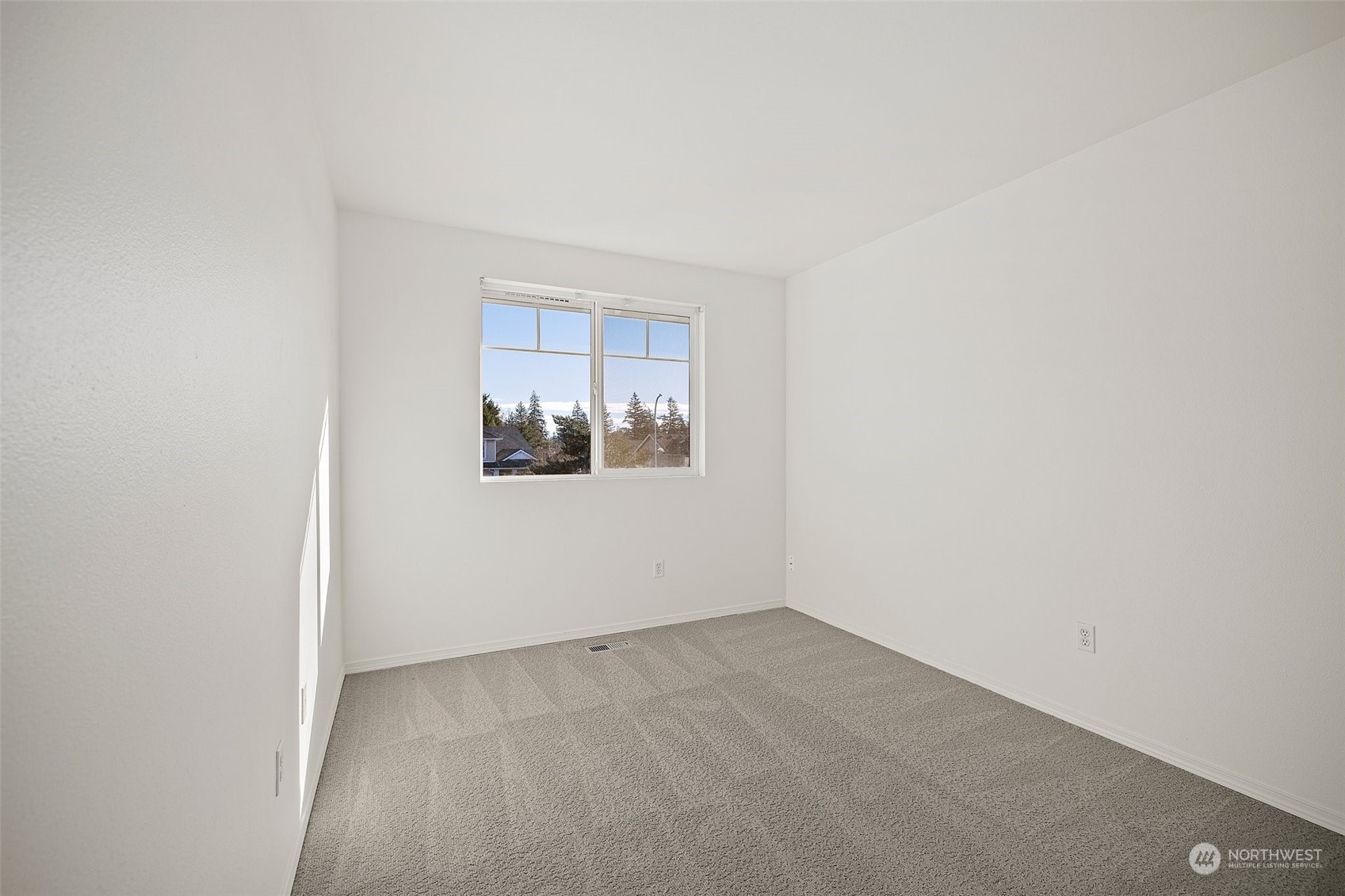 property viewer photo 25