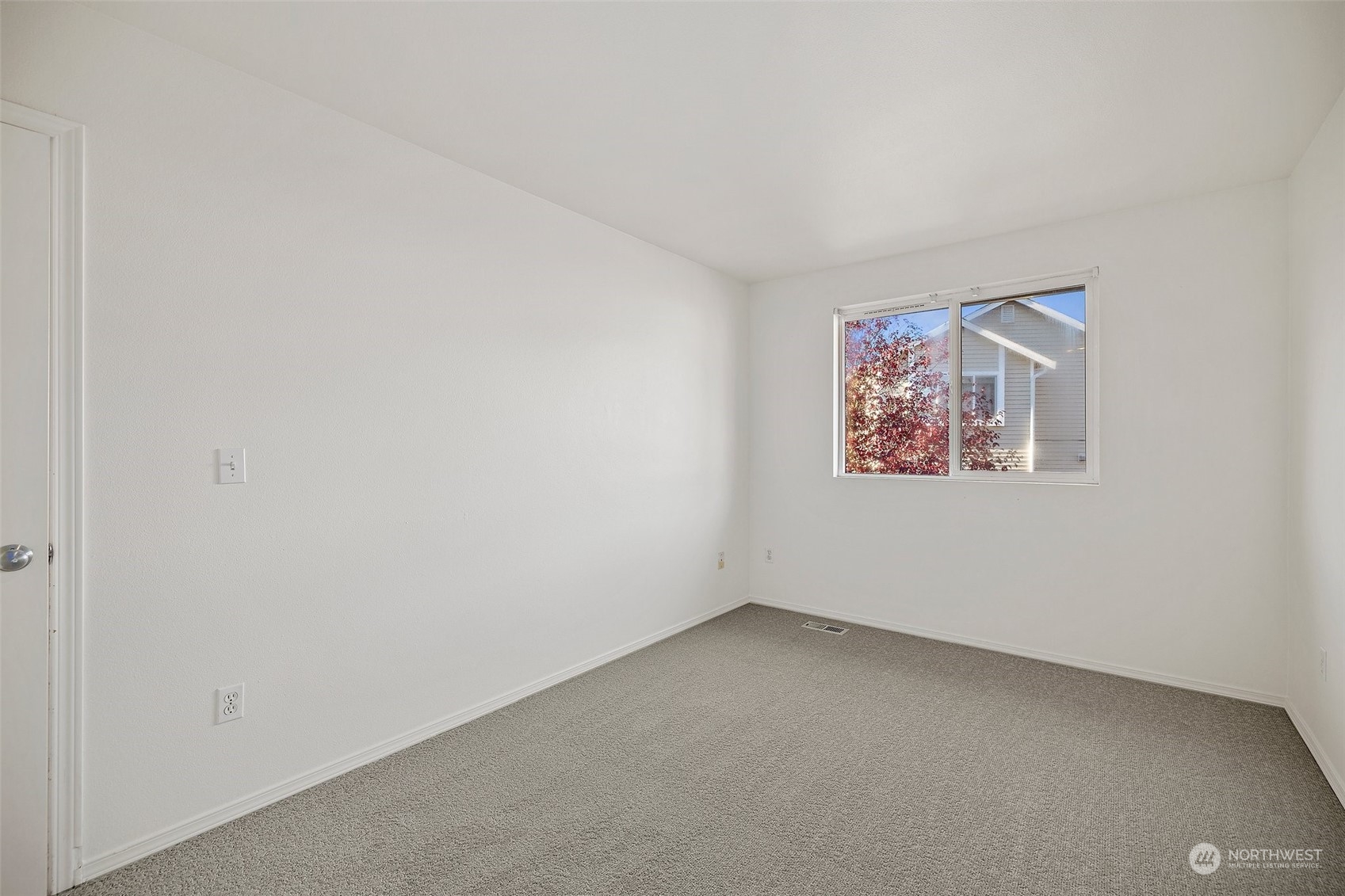 property viewer photo 26