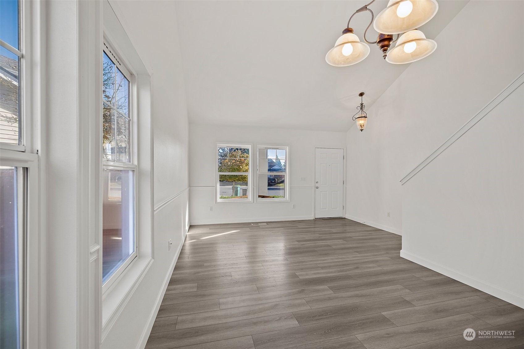 property viewer photo 6