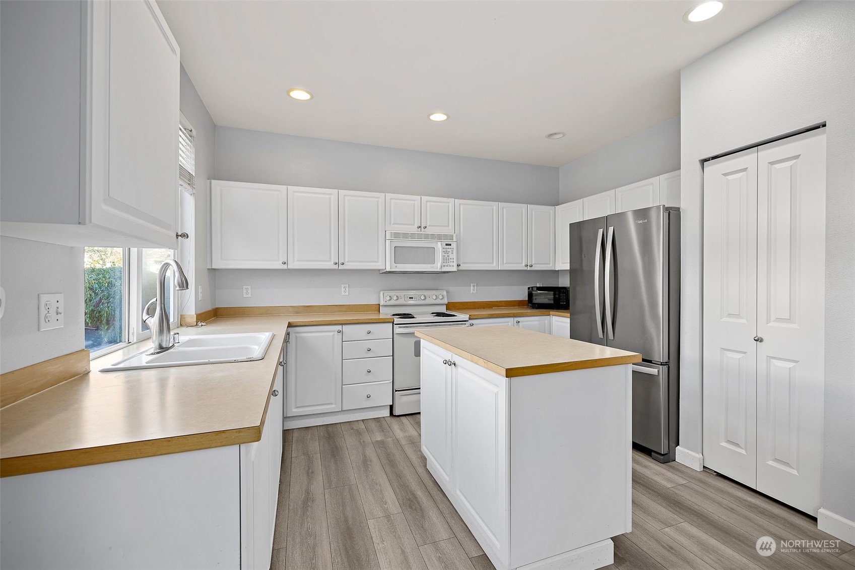 property viewer photo 8