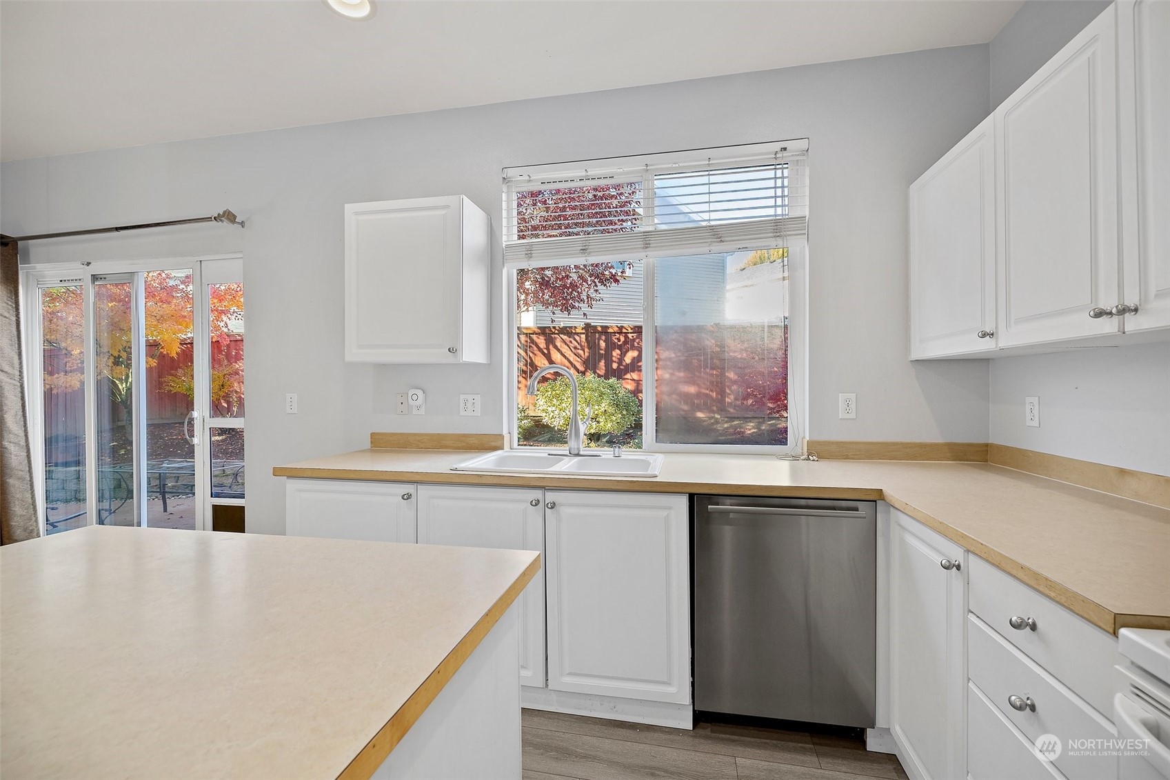 property viewer photo 9