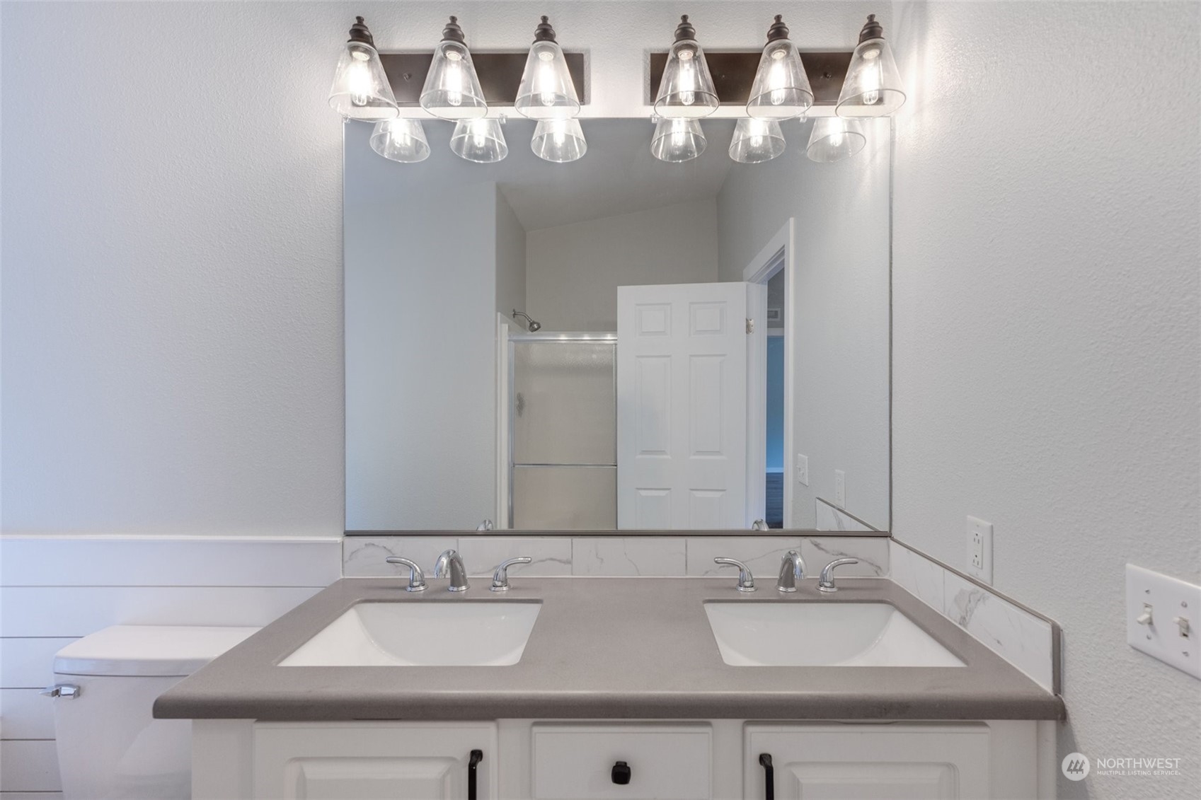 property viewer photo 23