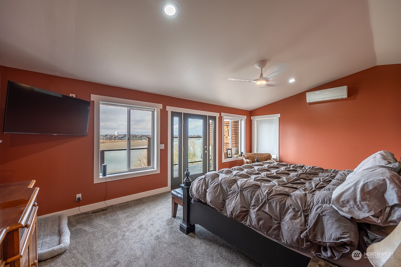property viewer photo 10