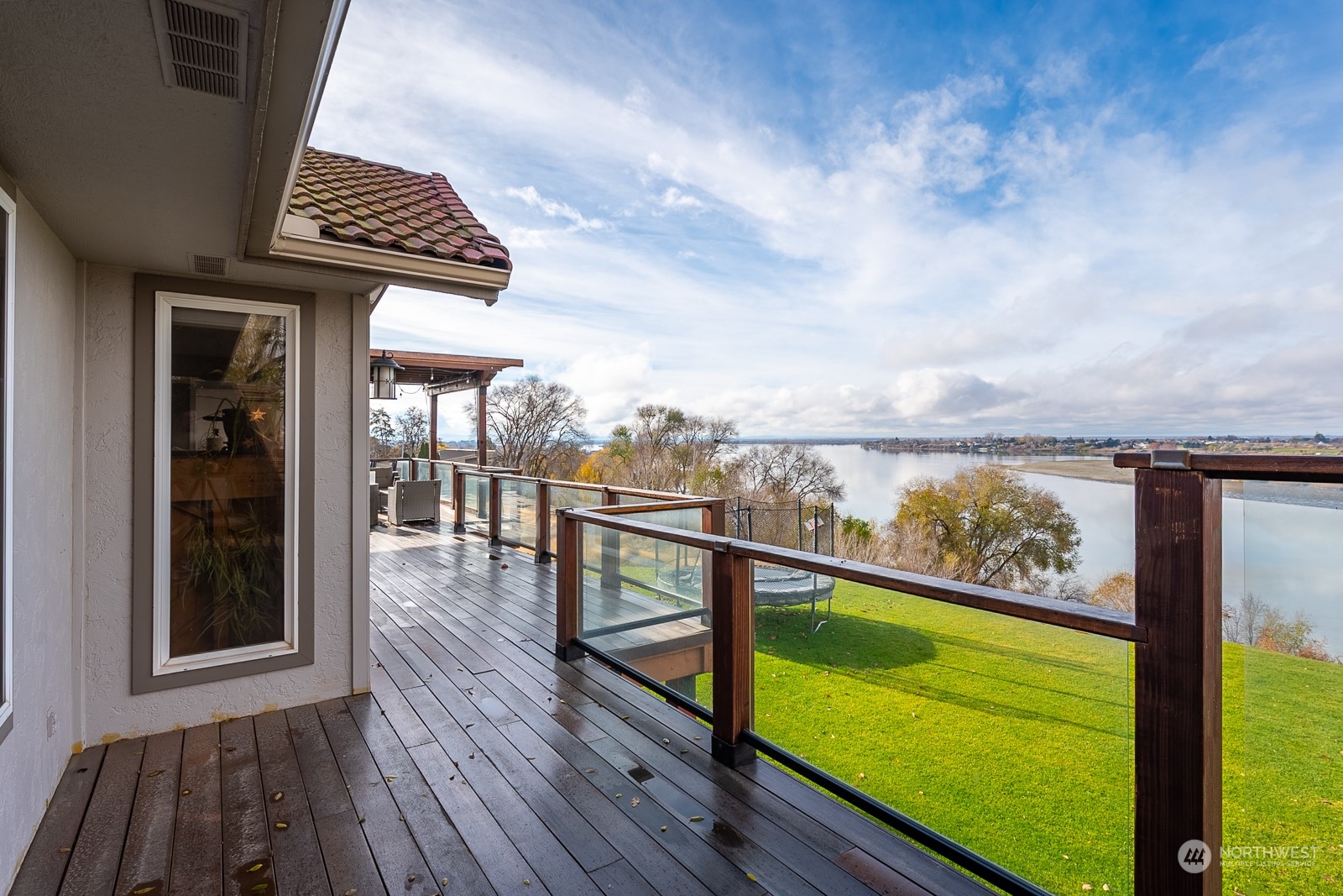 property viewer photo 17
