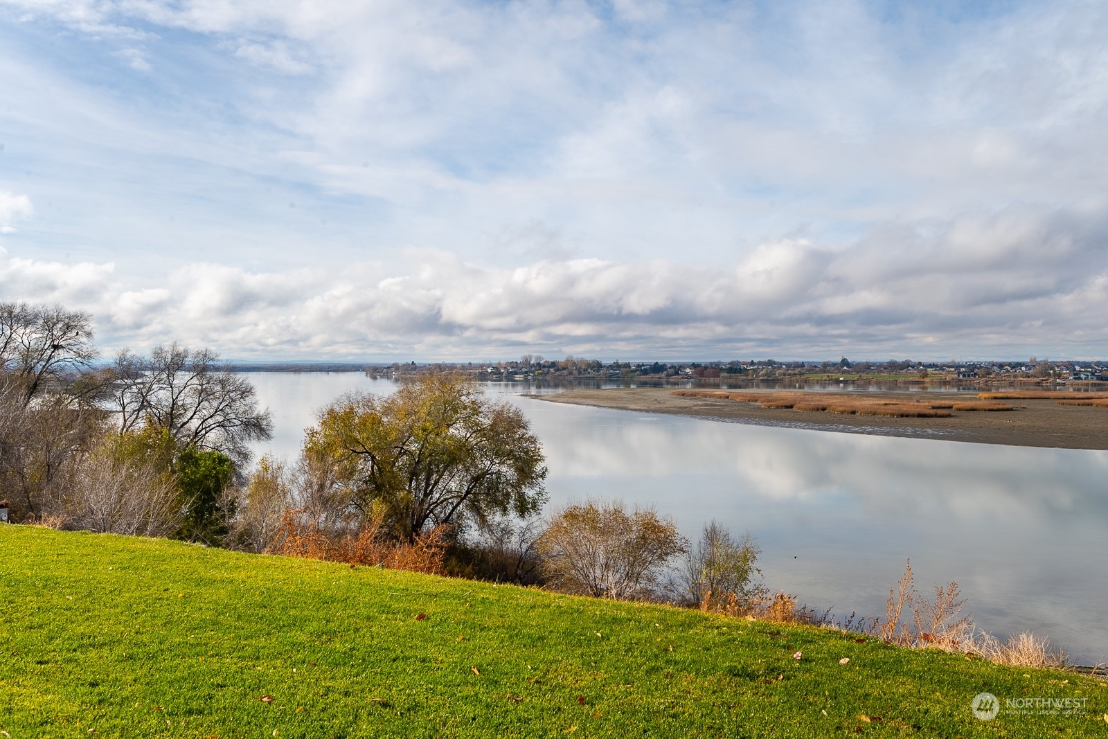 property viewer photo 18