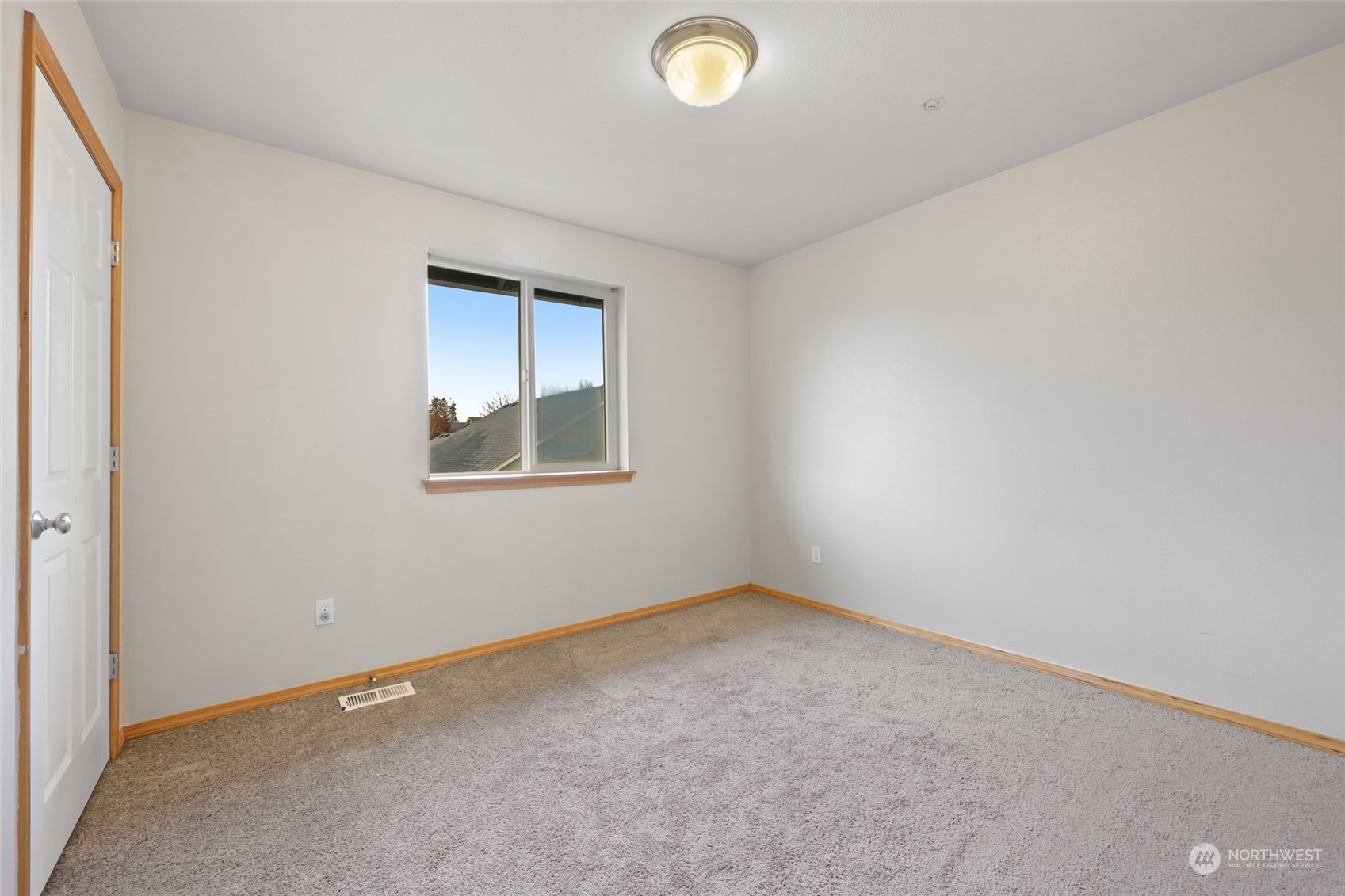 property viewer photo 30