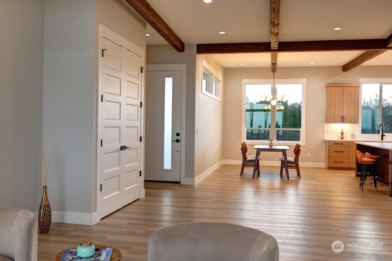 property viewer photo 14