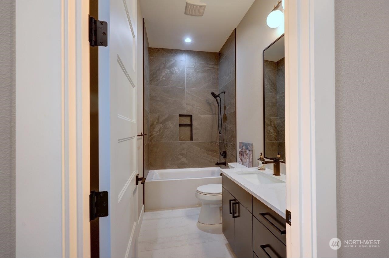 property viewer photo 26