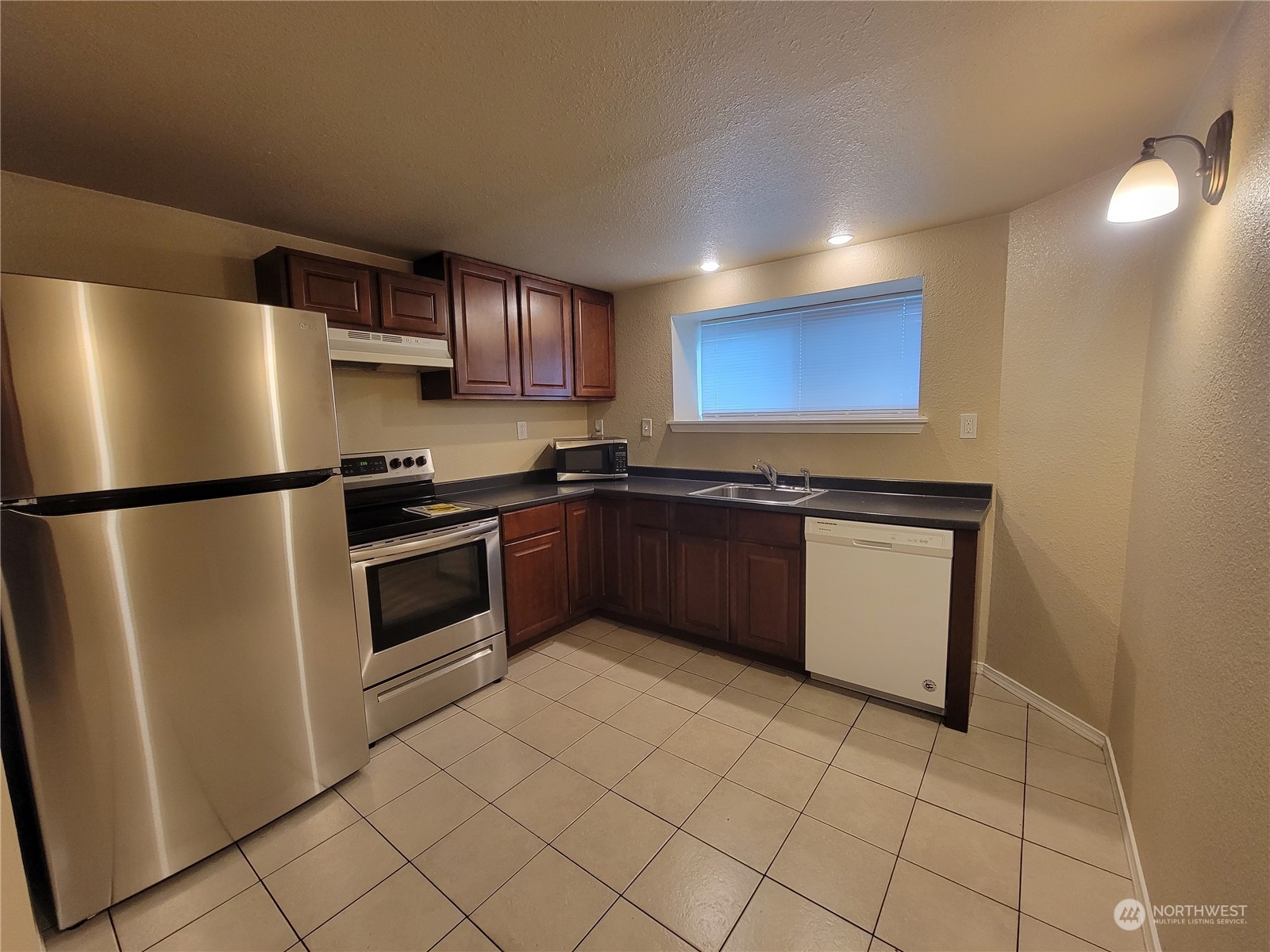 property viewer photo 16
