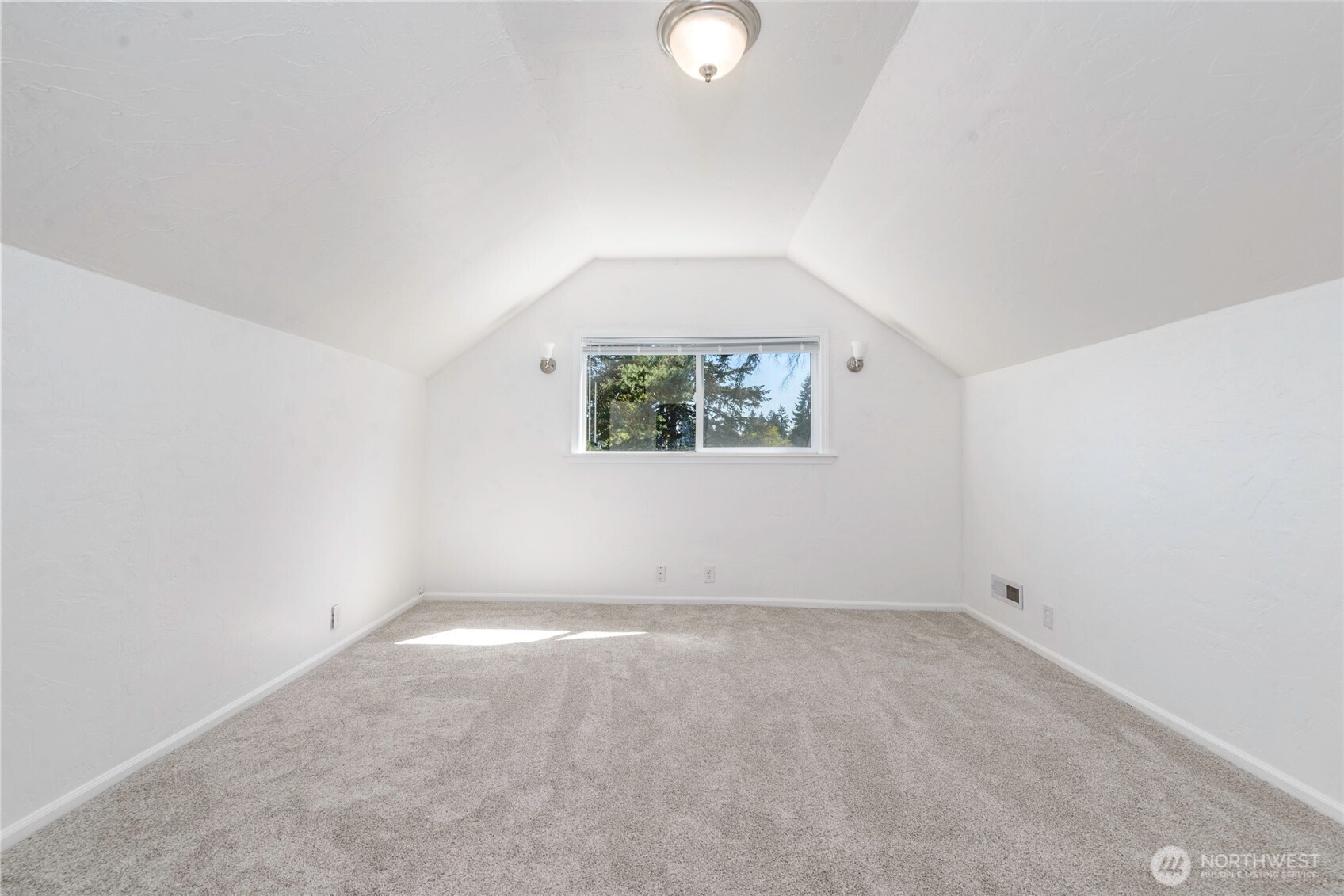 property viewer photo 34