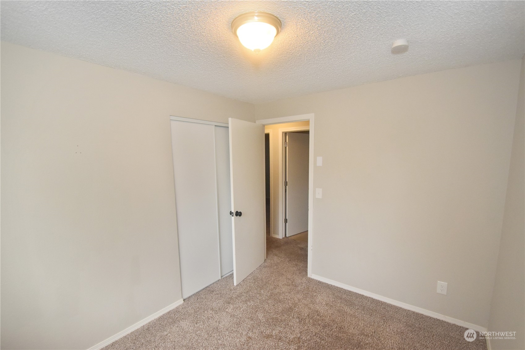 property viewer photo 8
