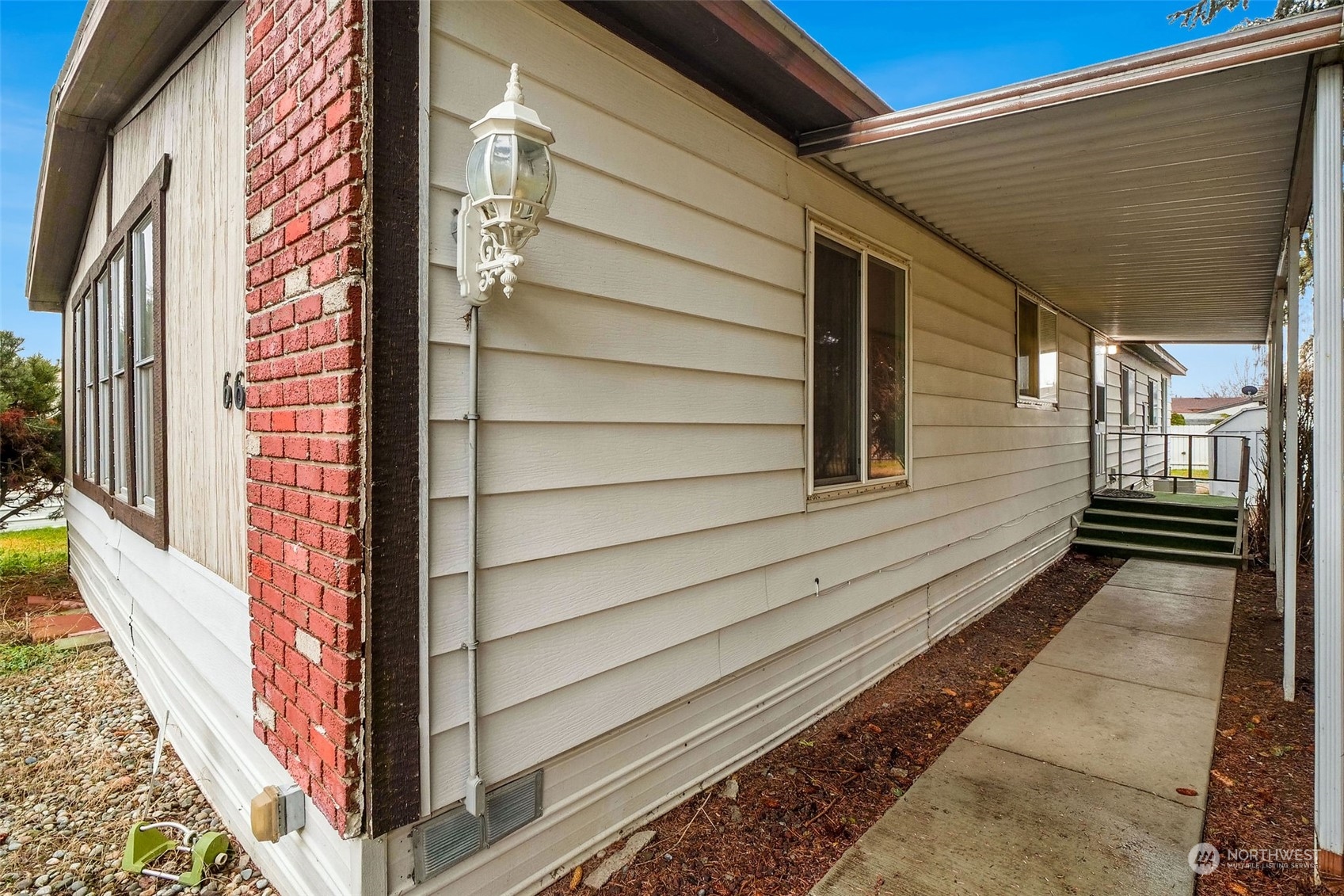 property viewer photo 2