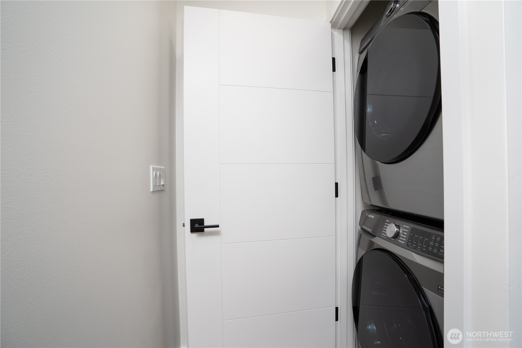 property viewer photo 8